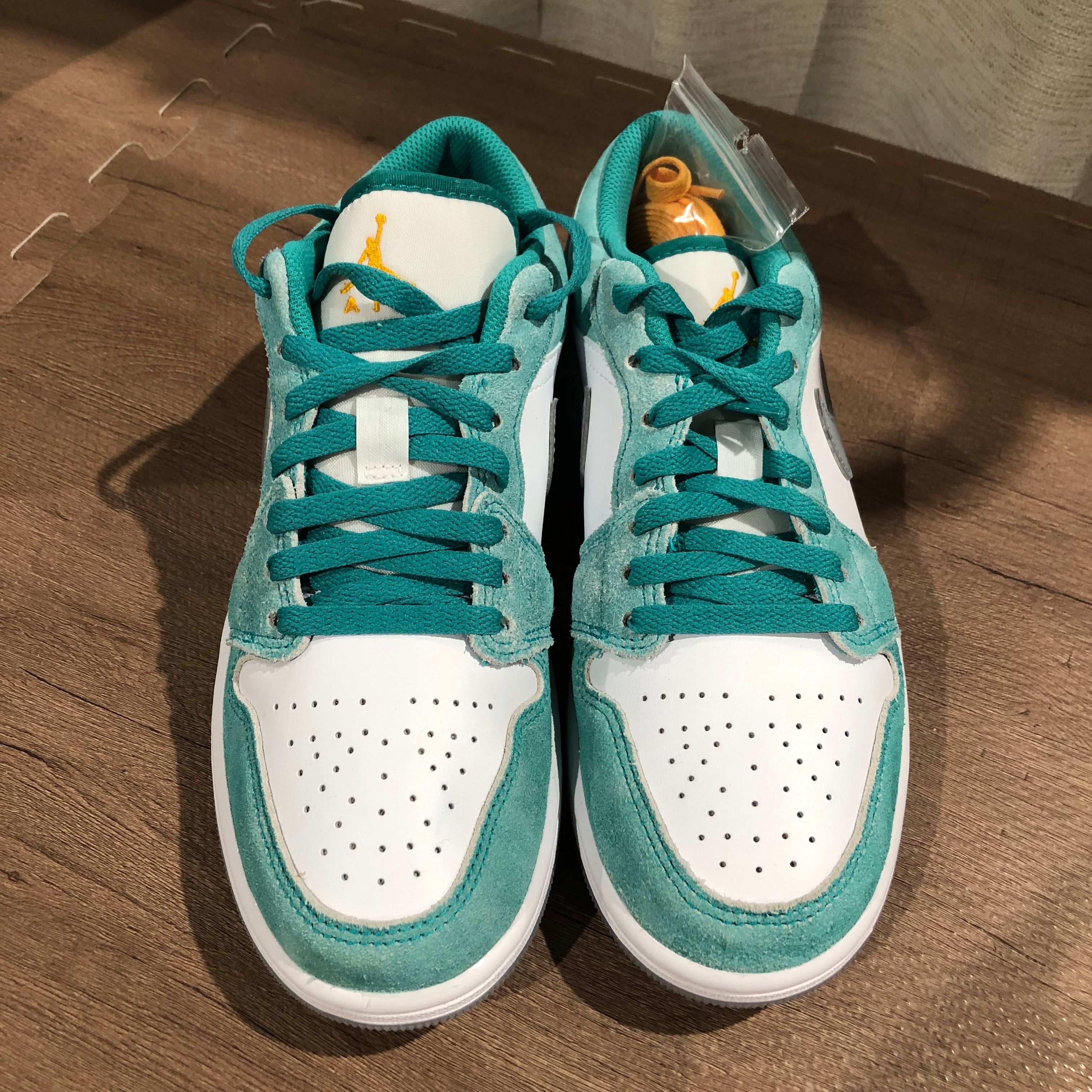 Nike Air Jordan 1 Low SE "New Emerald"
