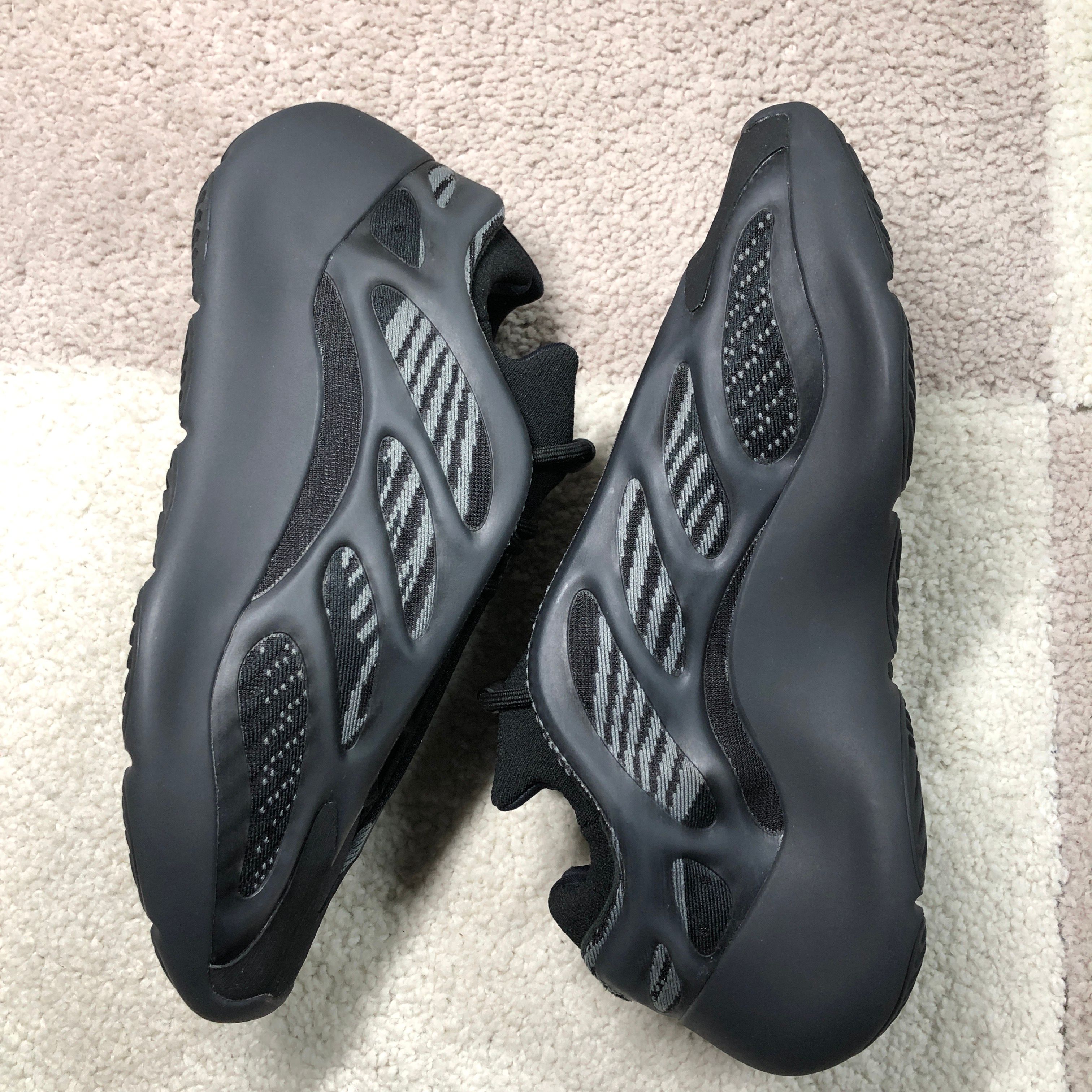 adidas YEEZY 700V3 "Dark Glow"
