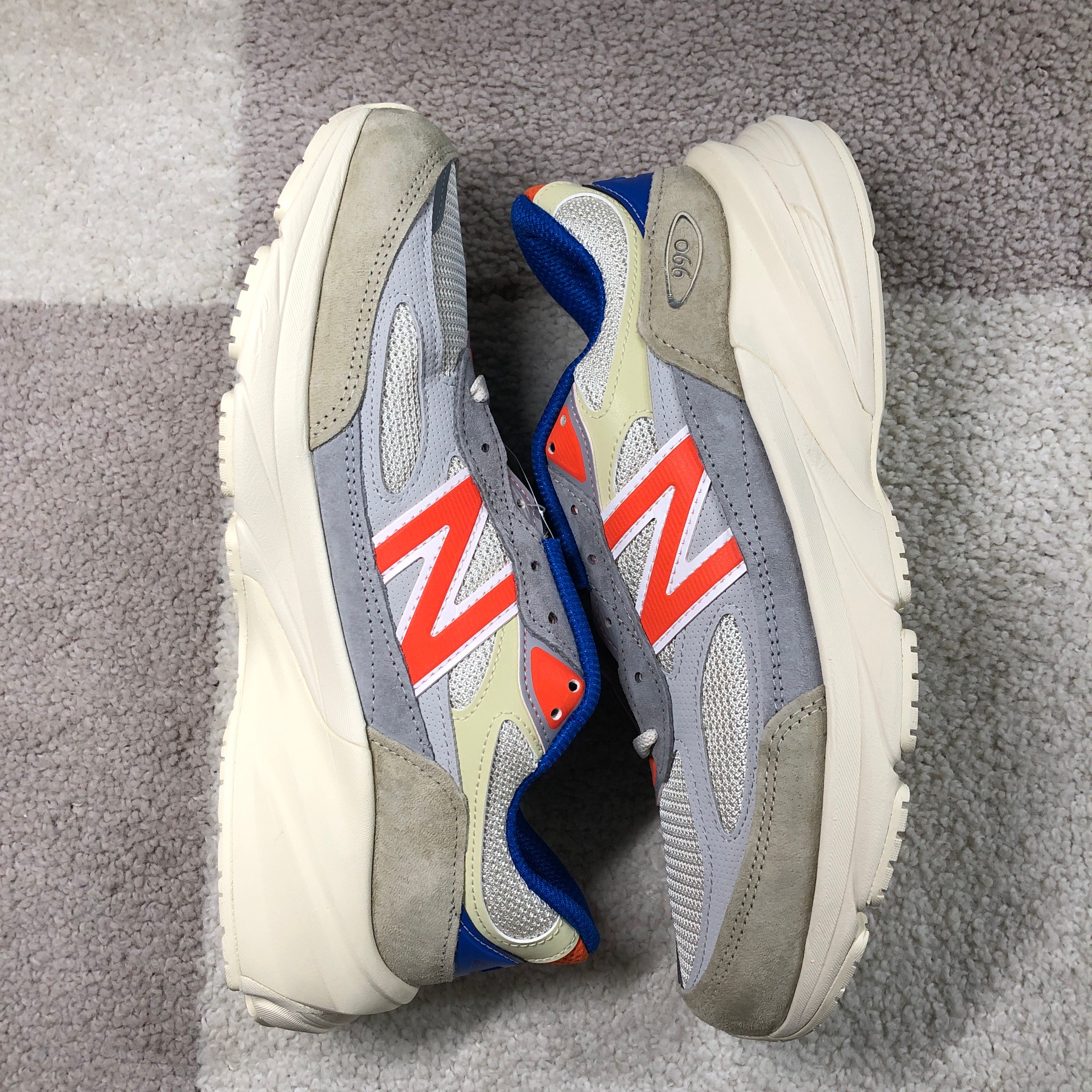 KITH × New Balance 990V6 Madison Square Garden "Sanddrift"