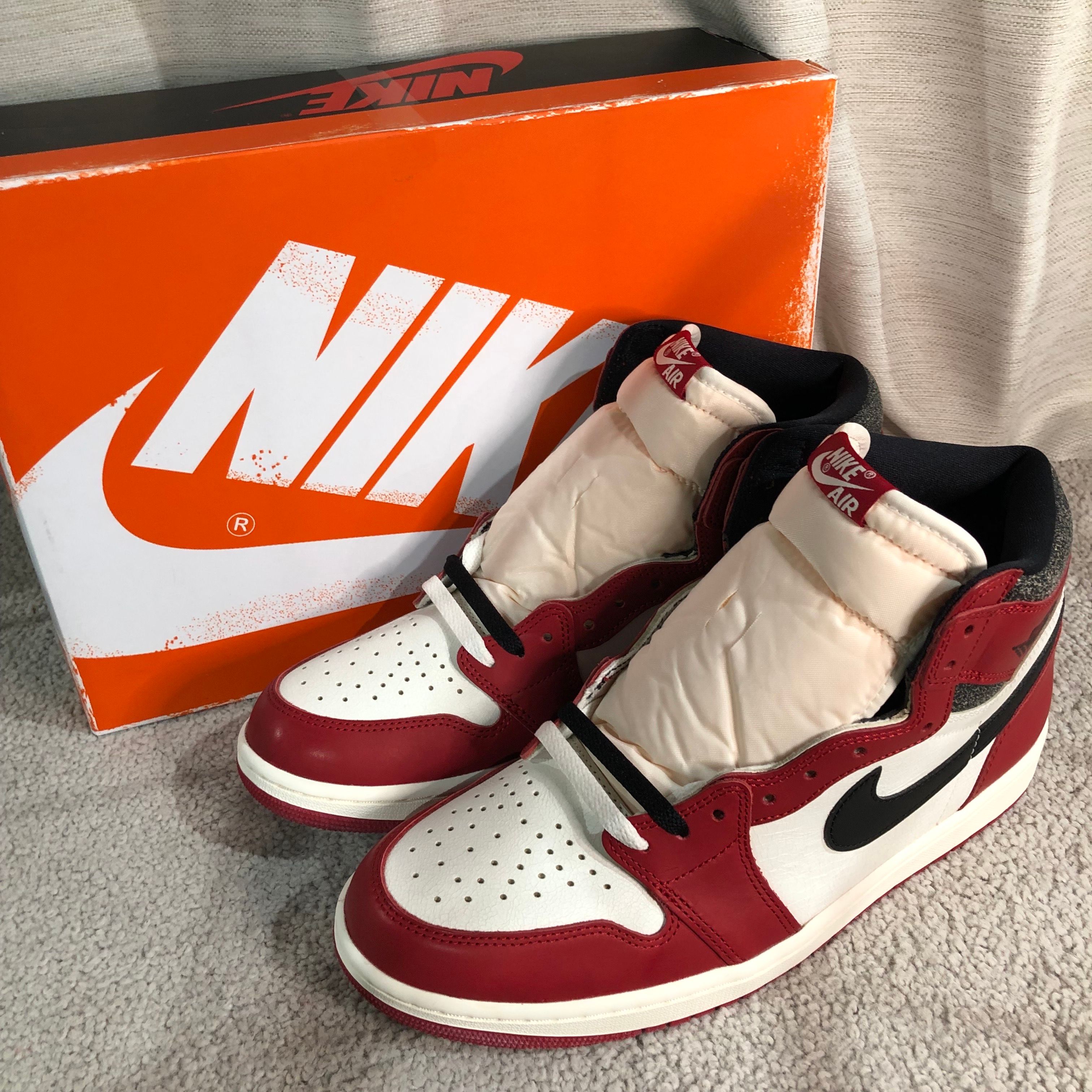 Nike Air Jordan 1 High OG "Lost & Found/Chicago"