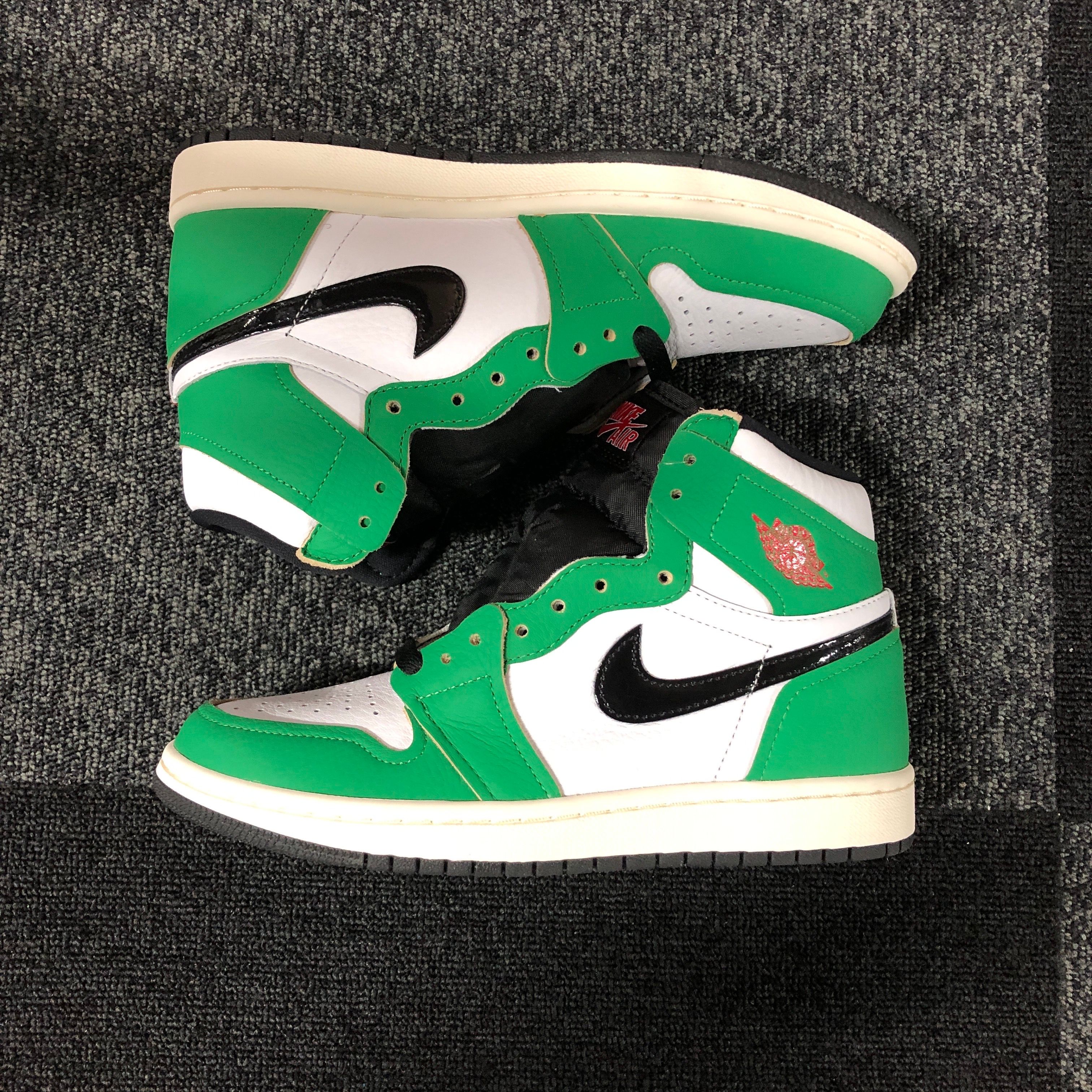 Nike Women's Air Jordan 1 High OG "Lucky Green/White-Sail-Black"