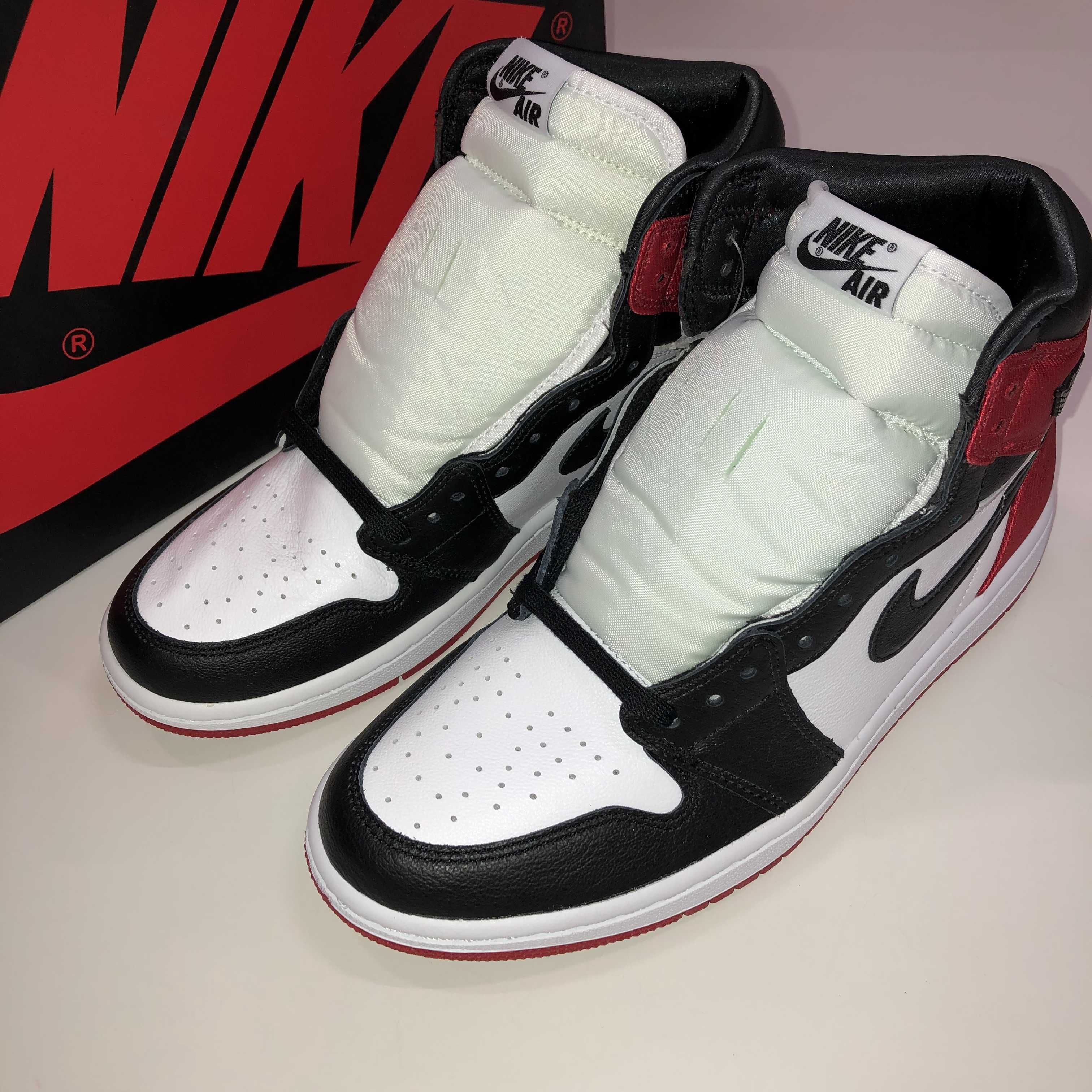 Nike Women's Air Jordan 1 Retro High "Satin Black Toe"