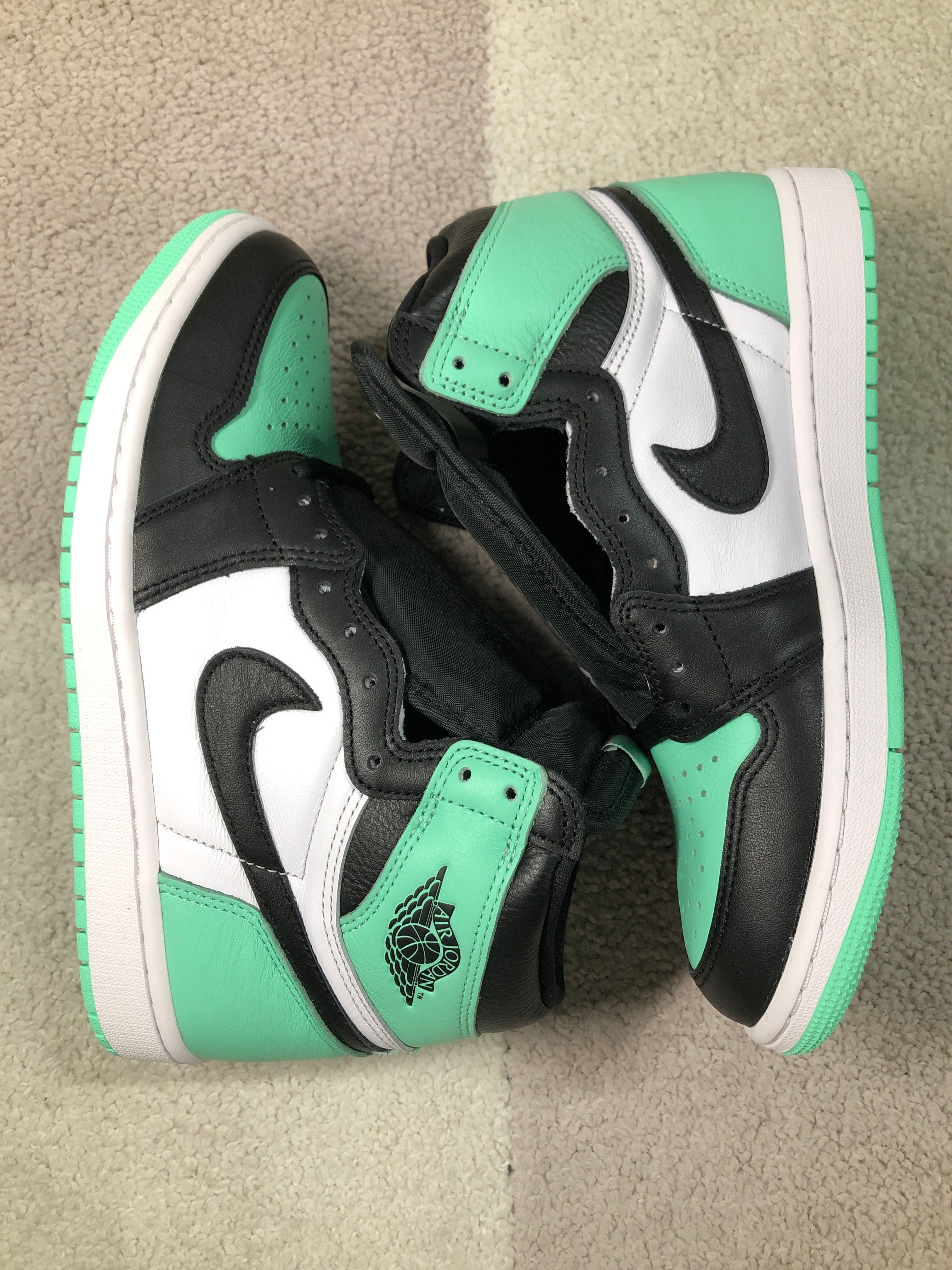 Nike Air Jordan 1 High OG "Green Glow"