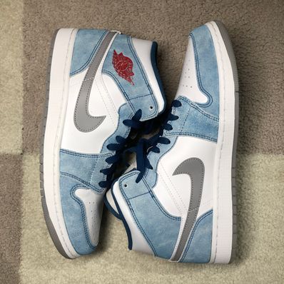 Nike Air Jordan 1 Mid SE "White/Hyper Royal/Red"