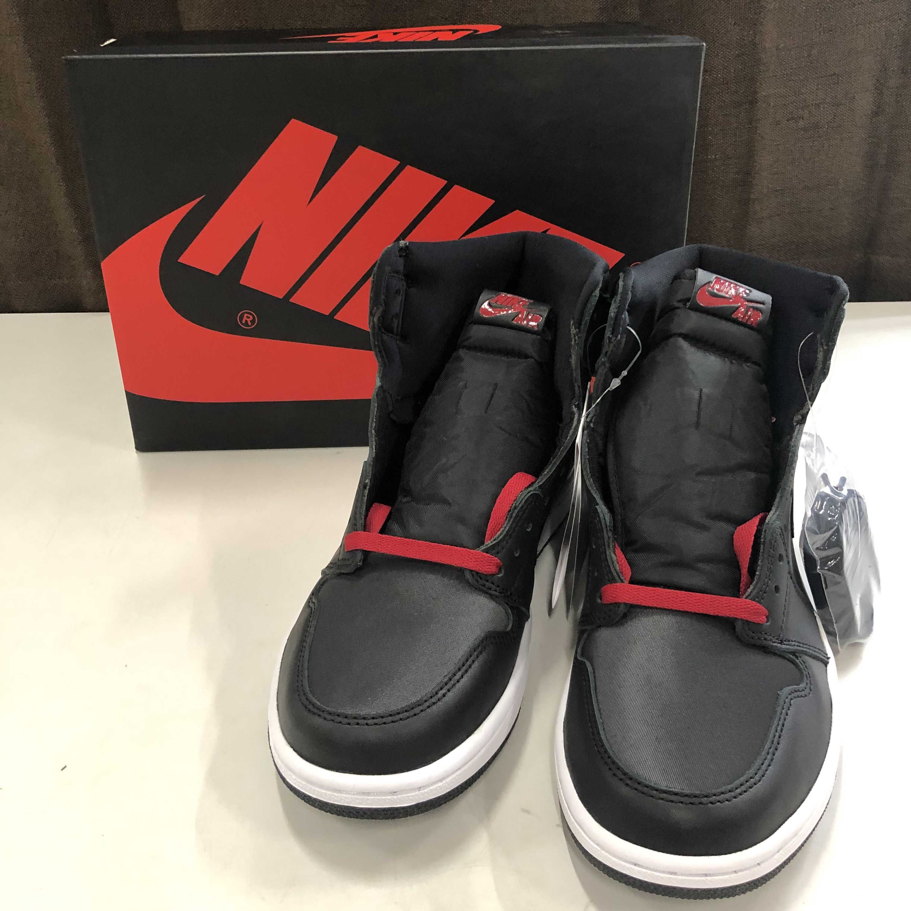 Nike Air Jordan 1 Retro High OG "Black/Metallic Silver/Gym Red"