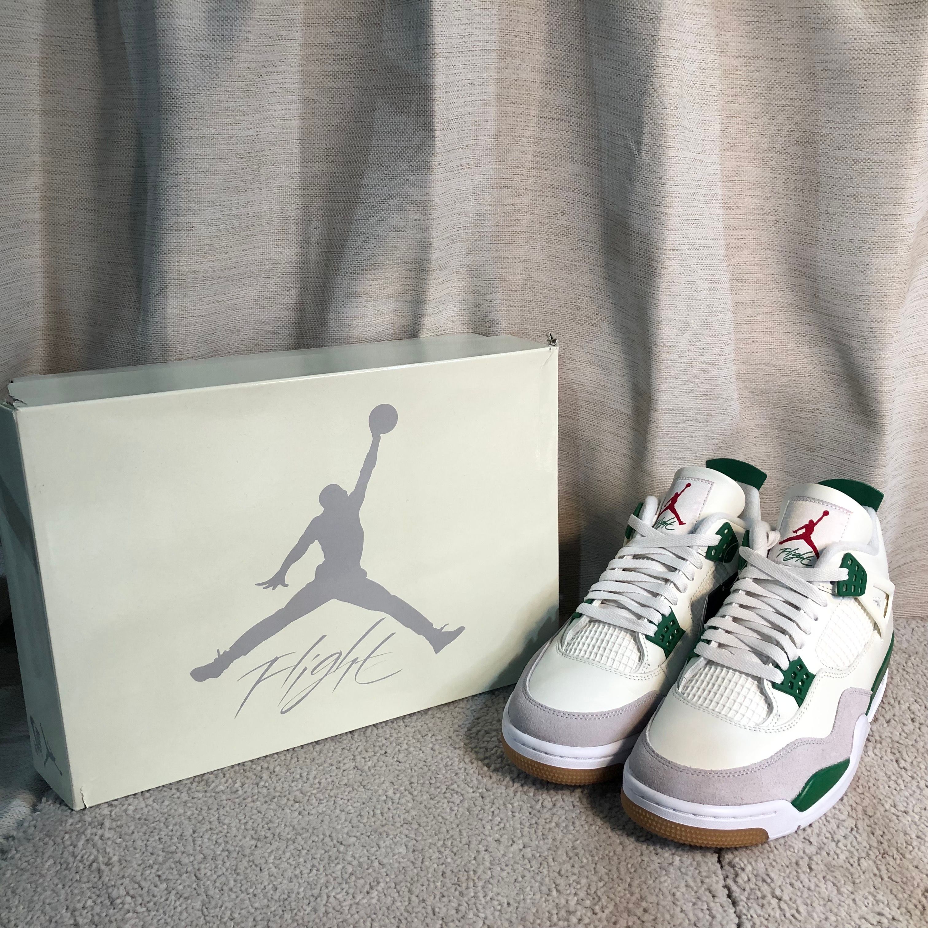 Nike SB × Air Jordan 4 Retro SP "Pine Green"