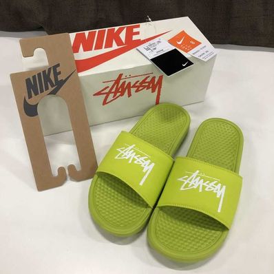 STUSSY × NIKE BENASSI SLIDE "VOLT"