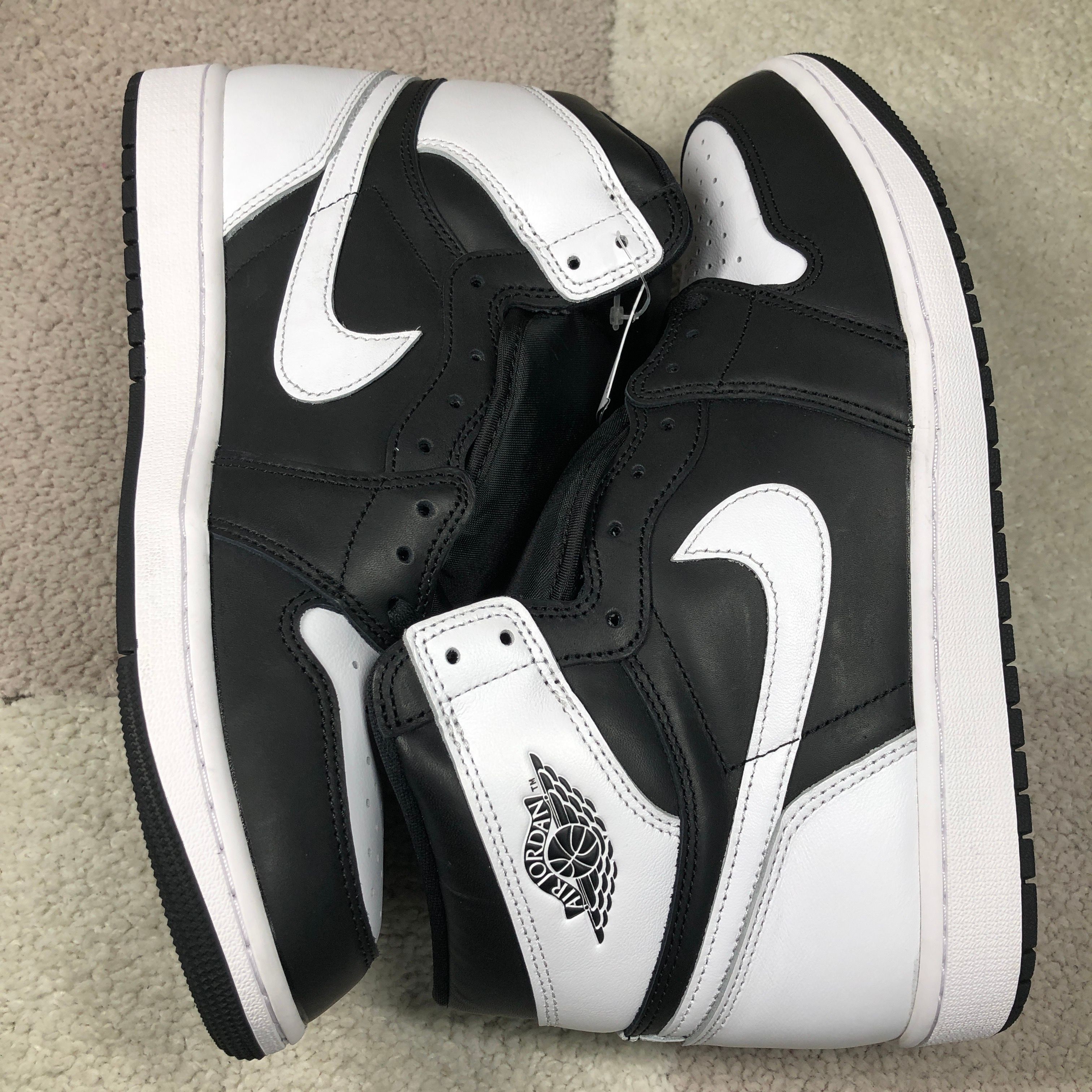Nike Air Jordan 1 Retro High OG "Black/White"
