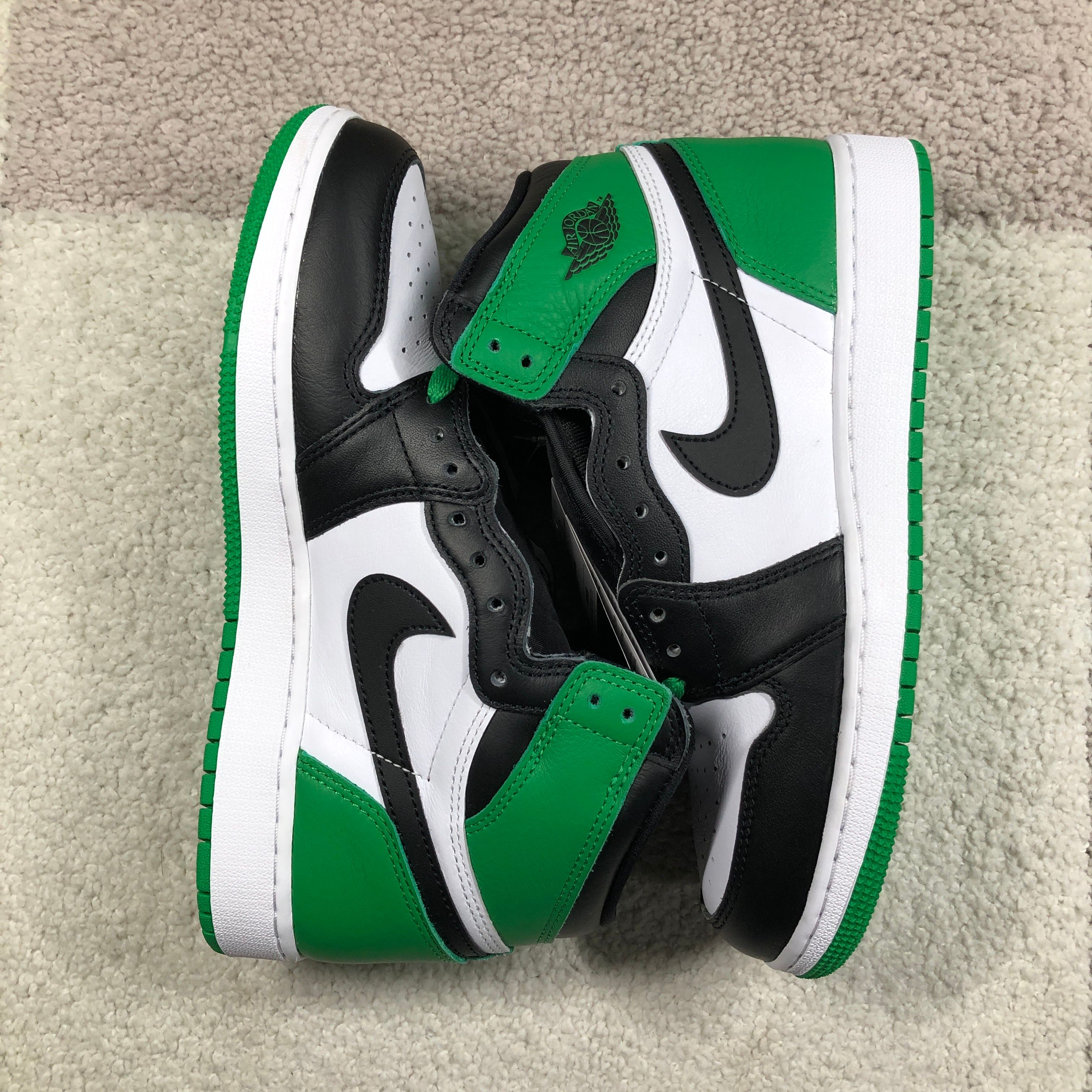 Nike GS Air Jordan 1 Retro High OG "Celtics/Black and Lucky Green" (2023)