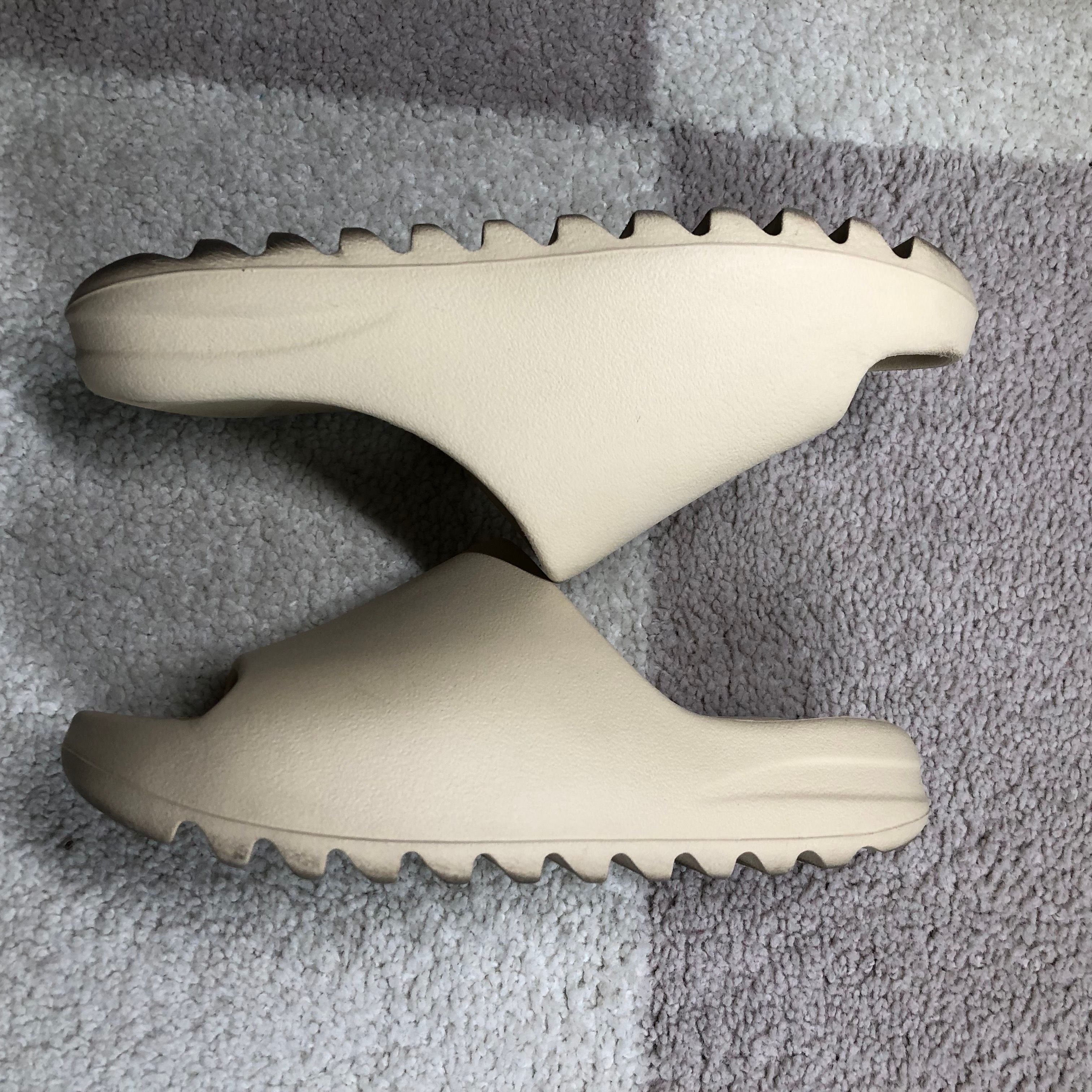 adidas YEEZY Slide "Bone" (FZ5897)