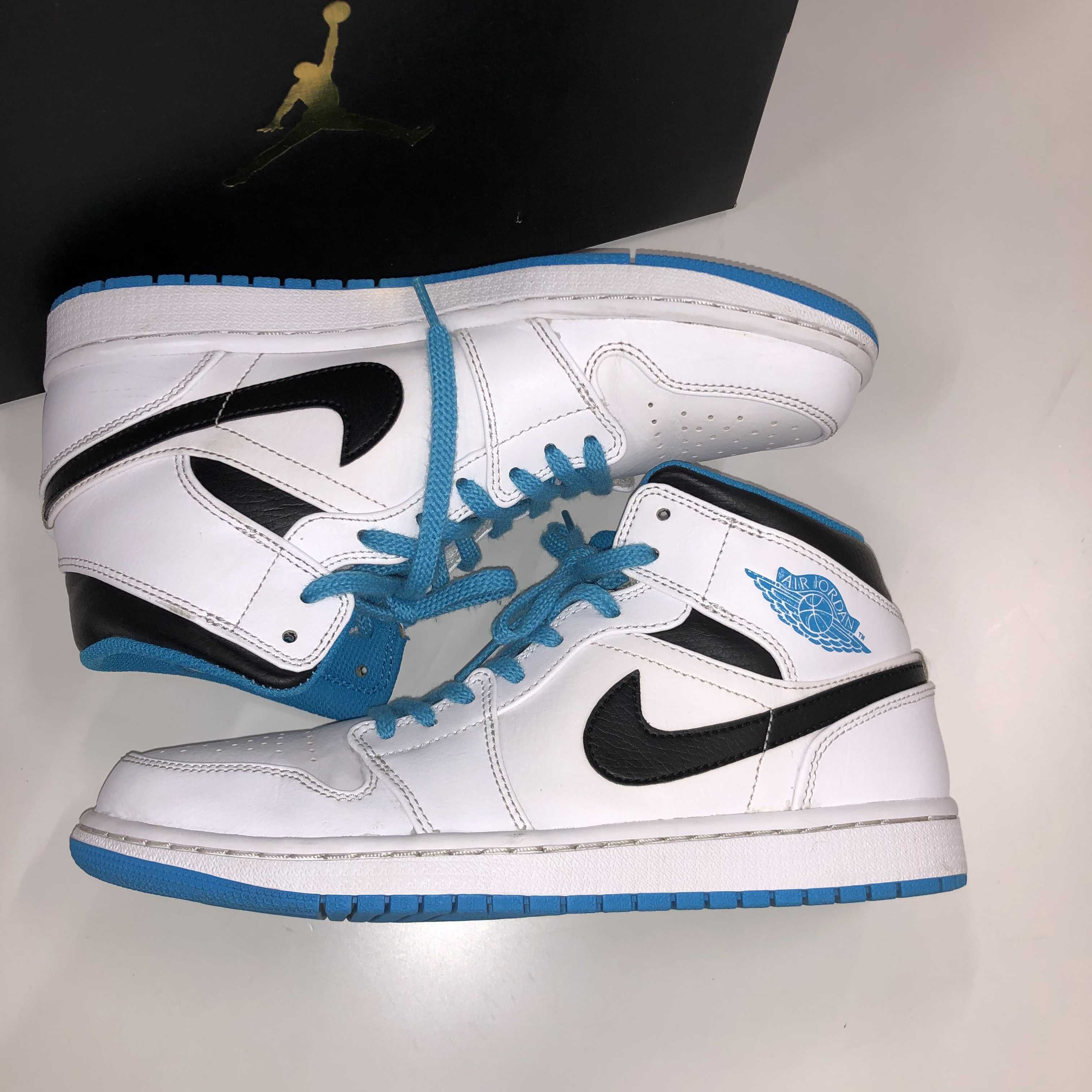 Nike Air Jordan 1 Mid "White/Laser blue"