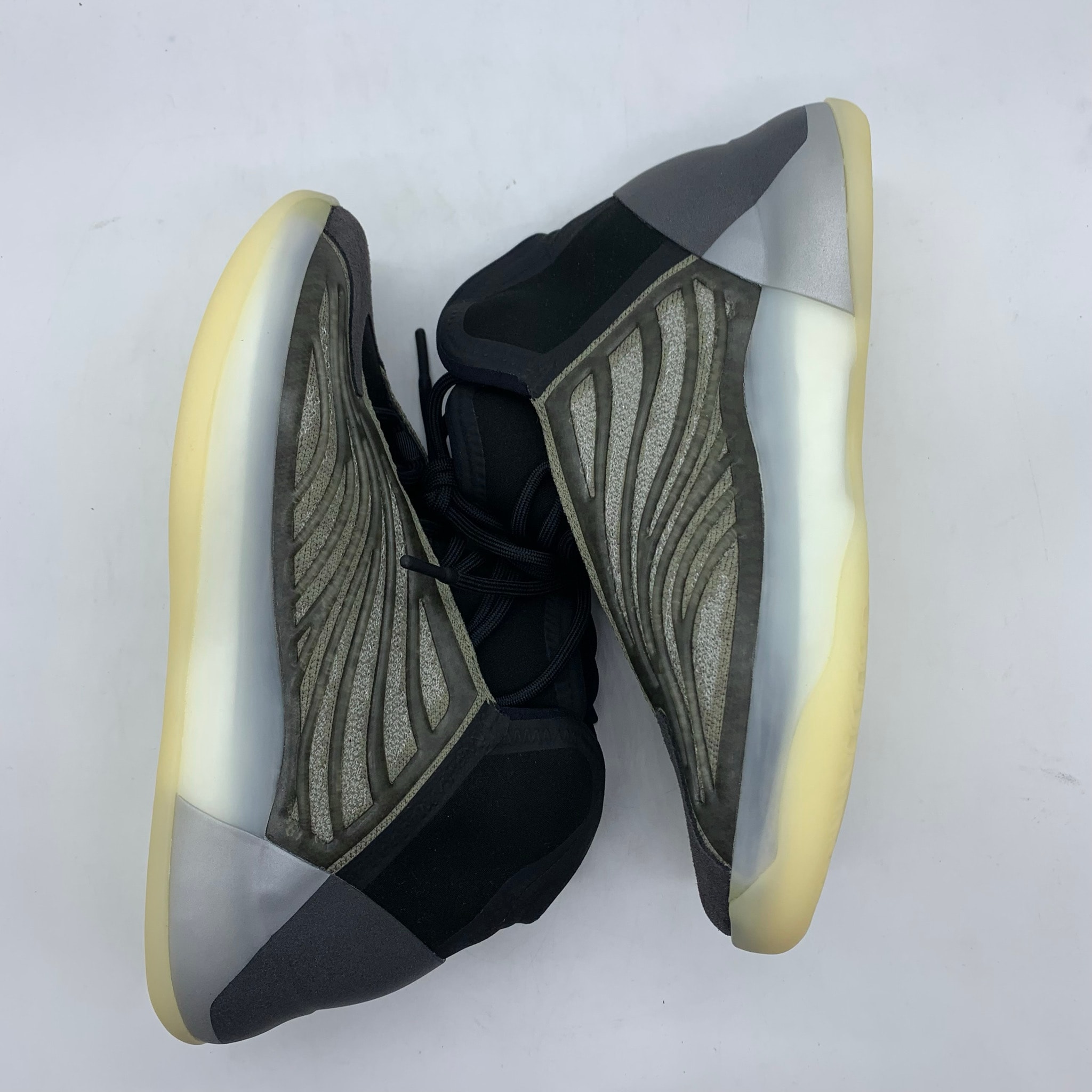 adidas YEEZY Quantum "Barium"