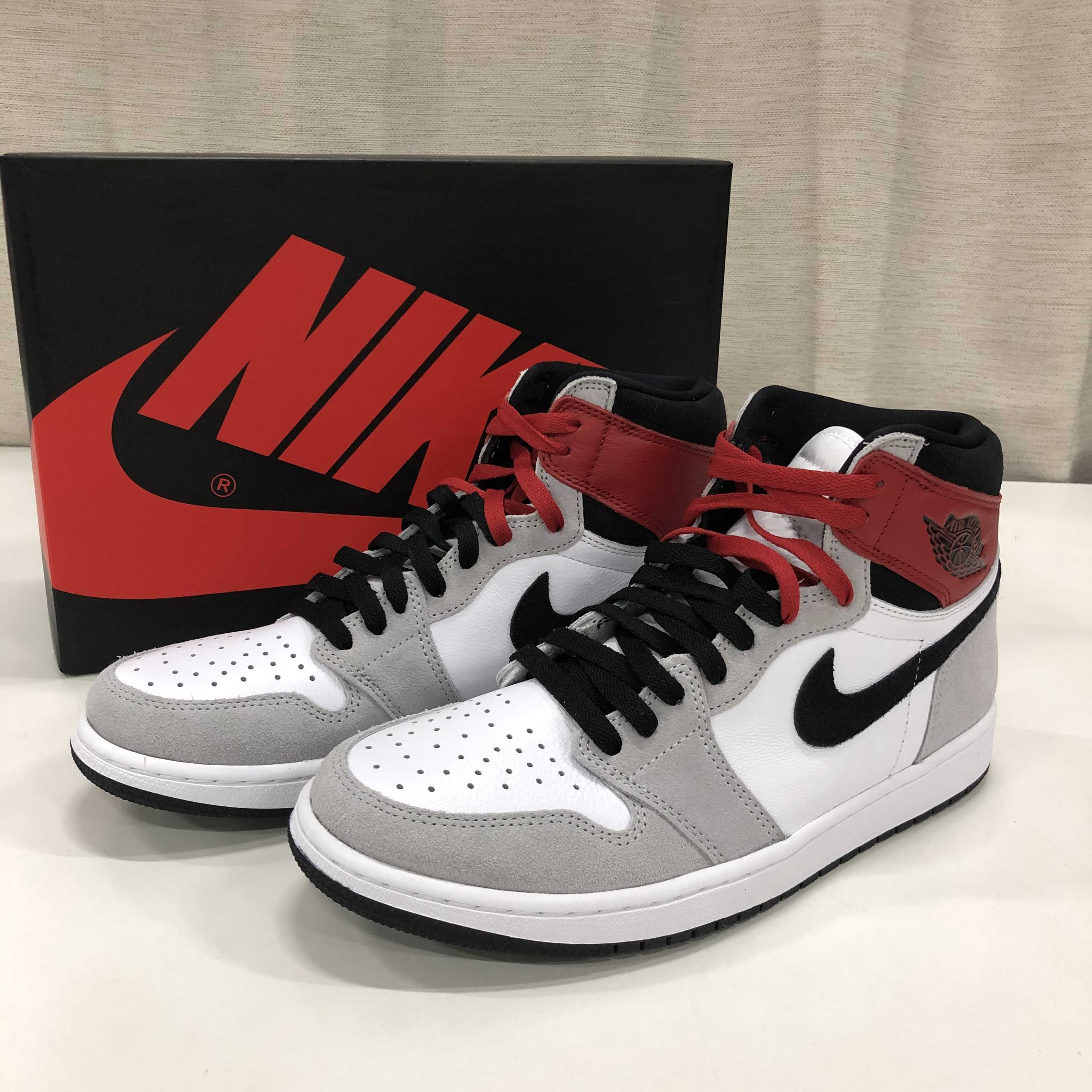 Nike Air Jordan 1 High OG "White/Black/Light Smoke Grey"