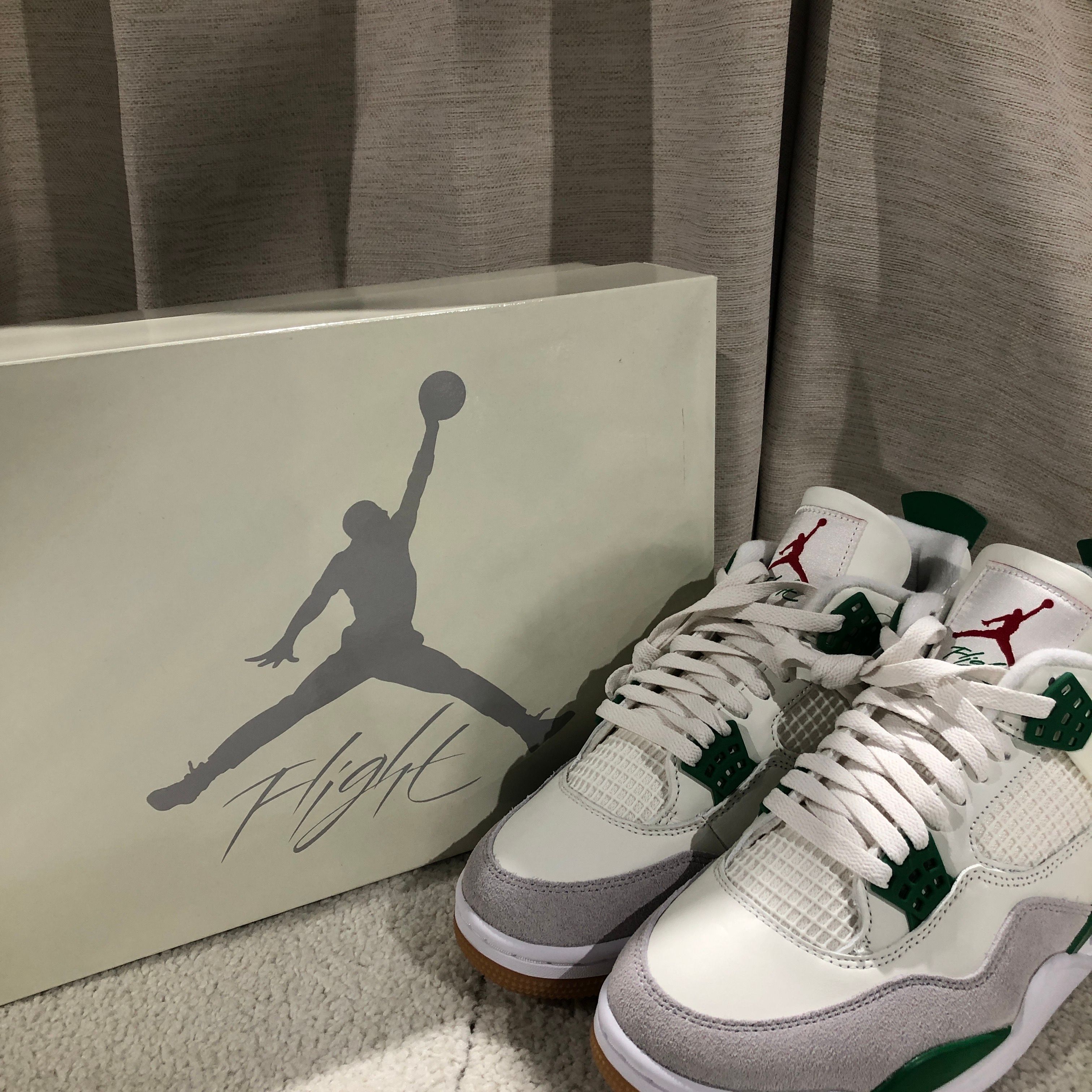 Nike SB × Air Jordan 4 Retro SP "Pine Green"