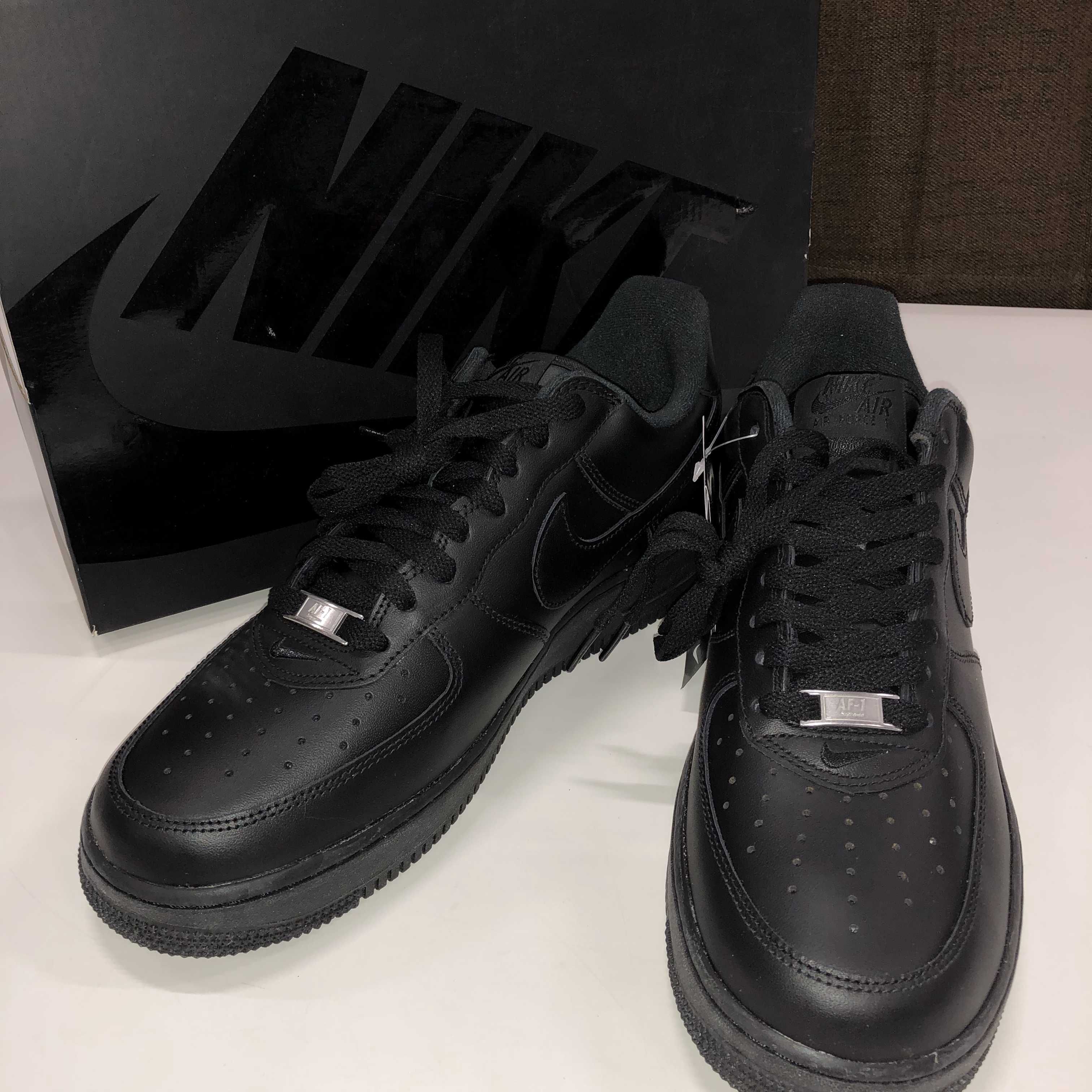 Supreme × Nike Air Force 1 Low "Black"