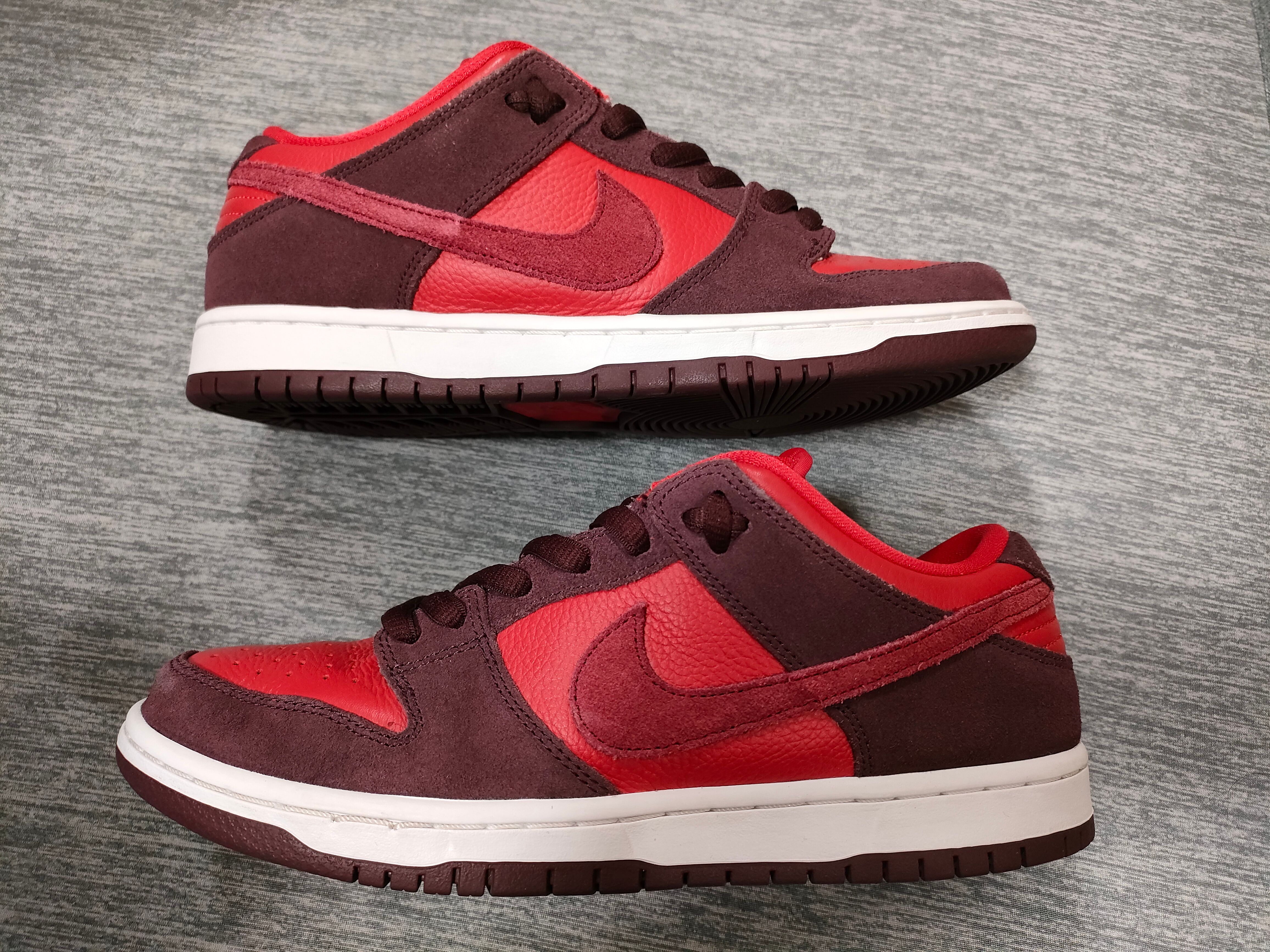 Nike SB Dunk Low "Cherry"