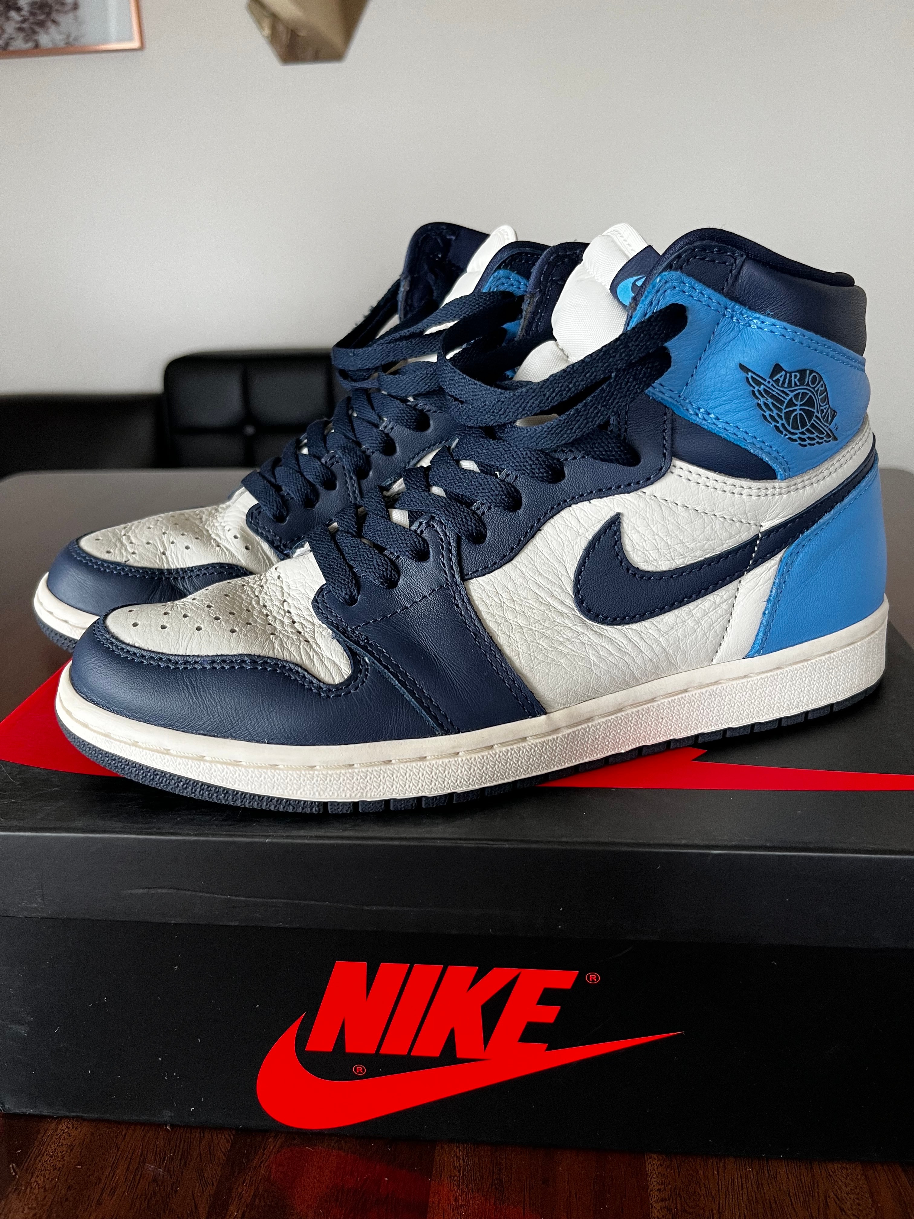 Nike Air Jordan 1 Retro High OG "Obsidian/University Blue"