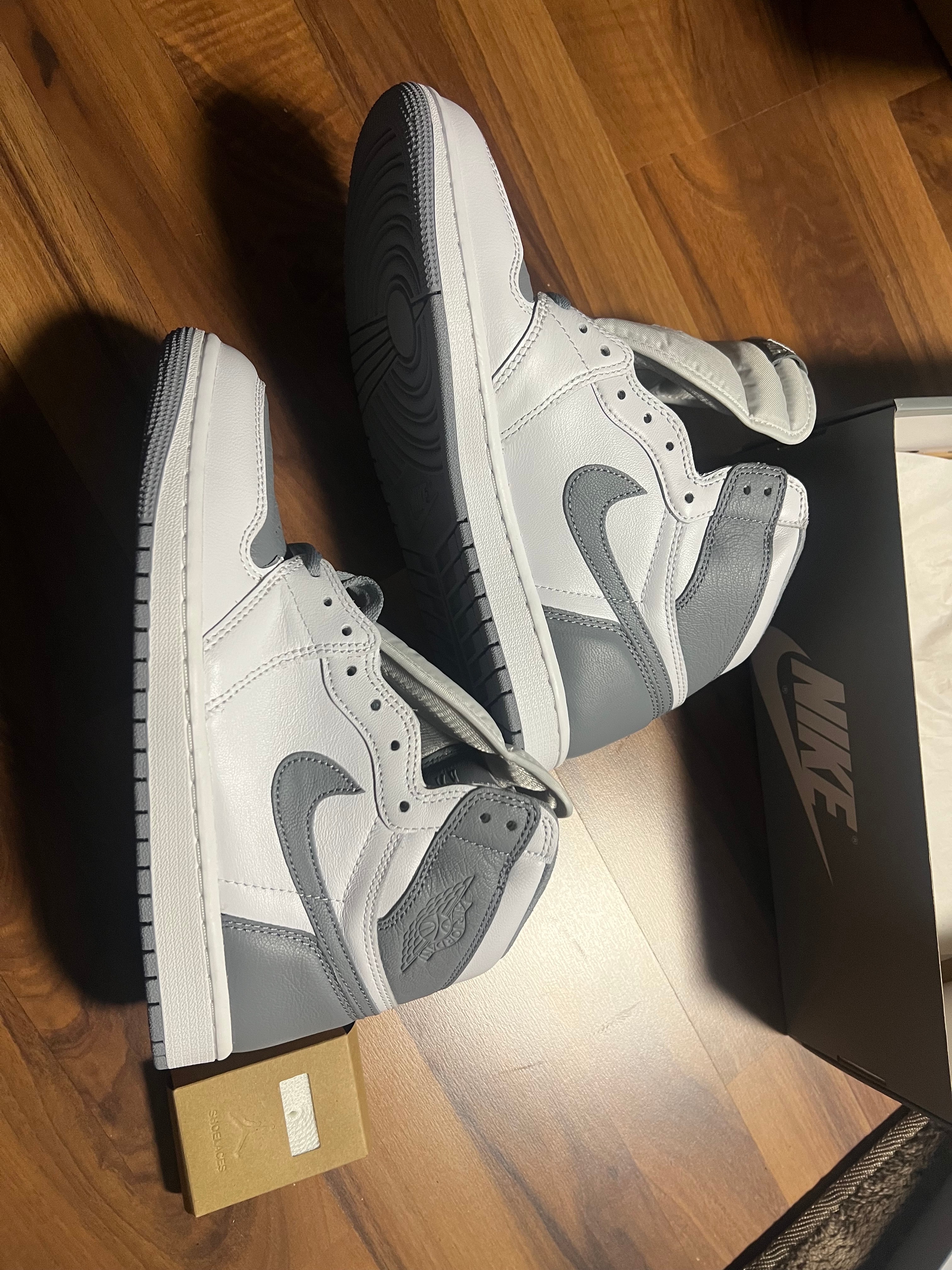 Nike Air Jordan 1 High OG "Stealth"