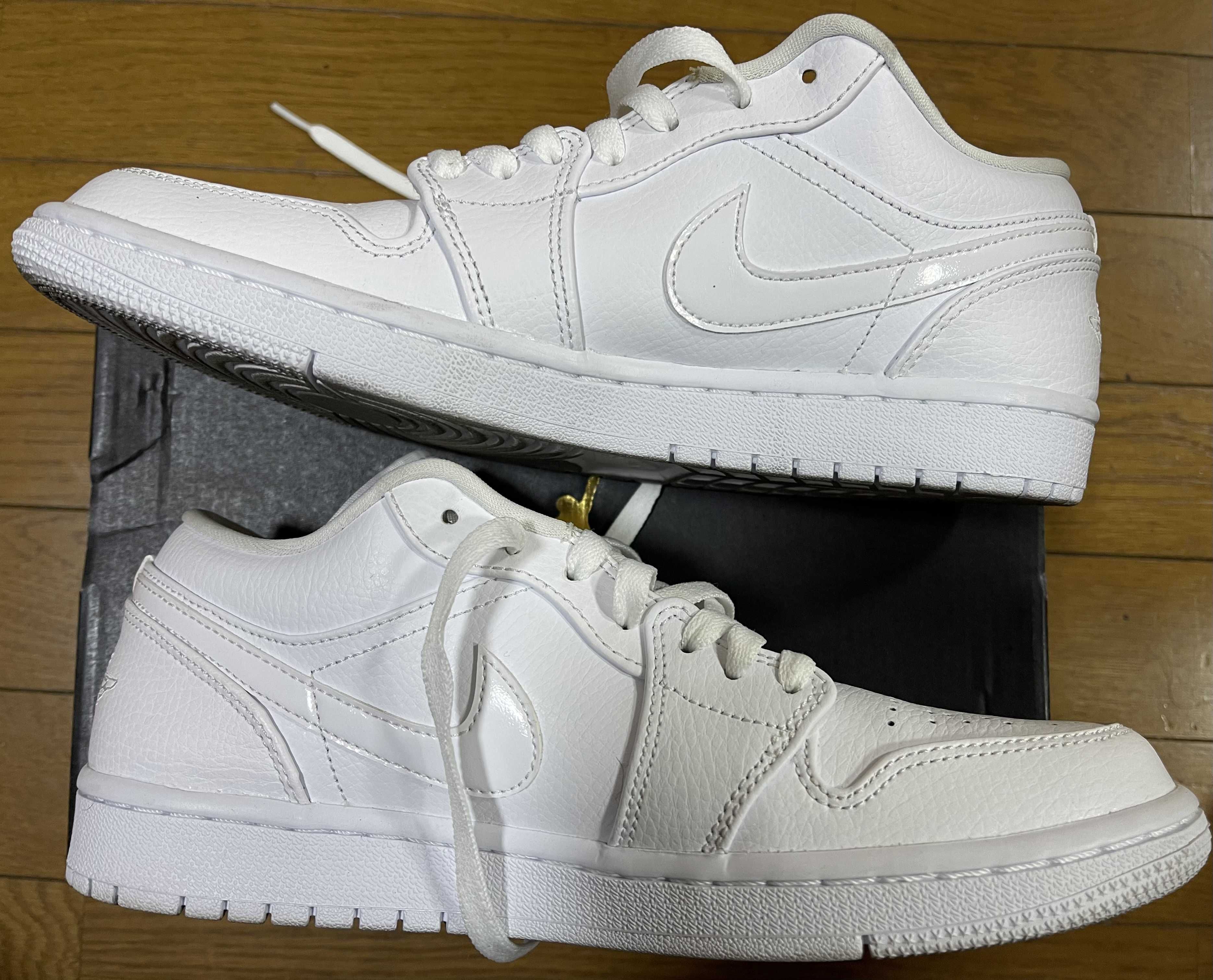 Nike Air Jordan 1 Low "Triple White Fog Grey"