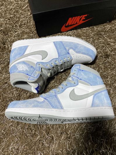 Nike Air Jordan 1 High OG "Hyper Royal"