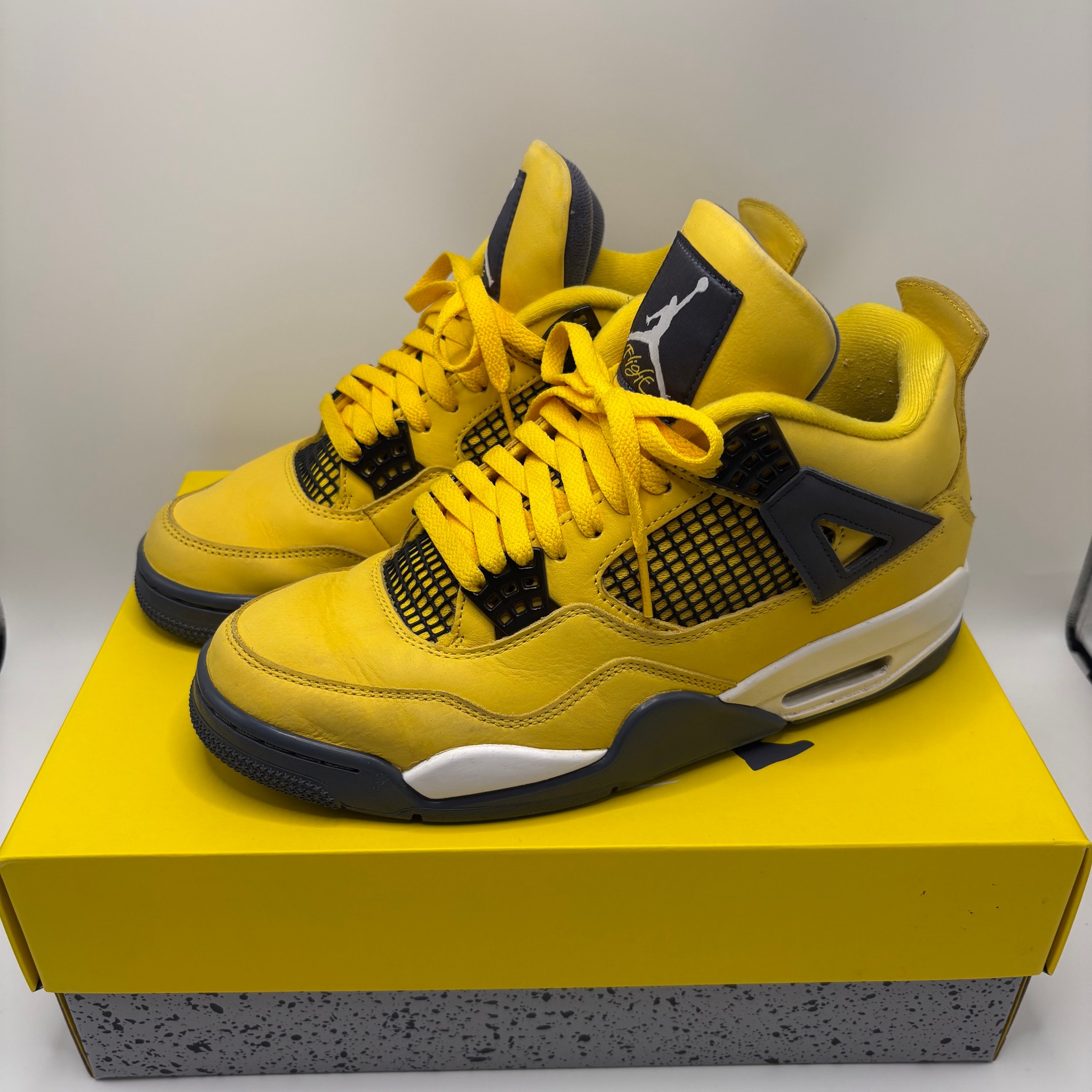 Nike Air Jordan 4 "Tour Yellow"
