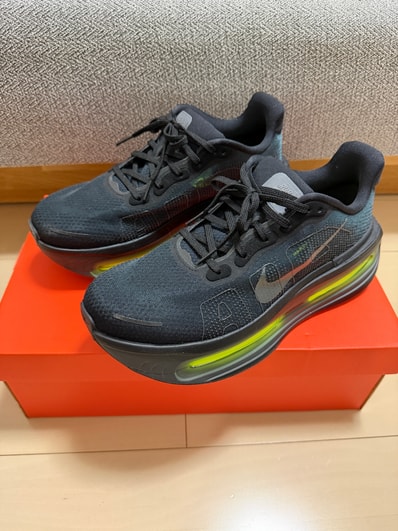 Nike Vomero Premium "Black/Volt"