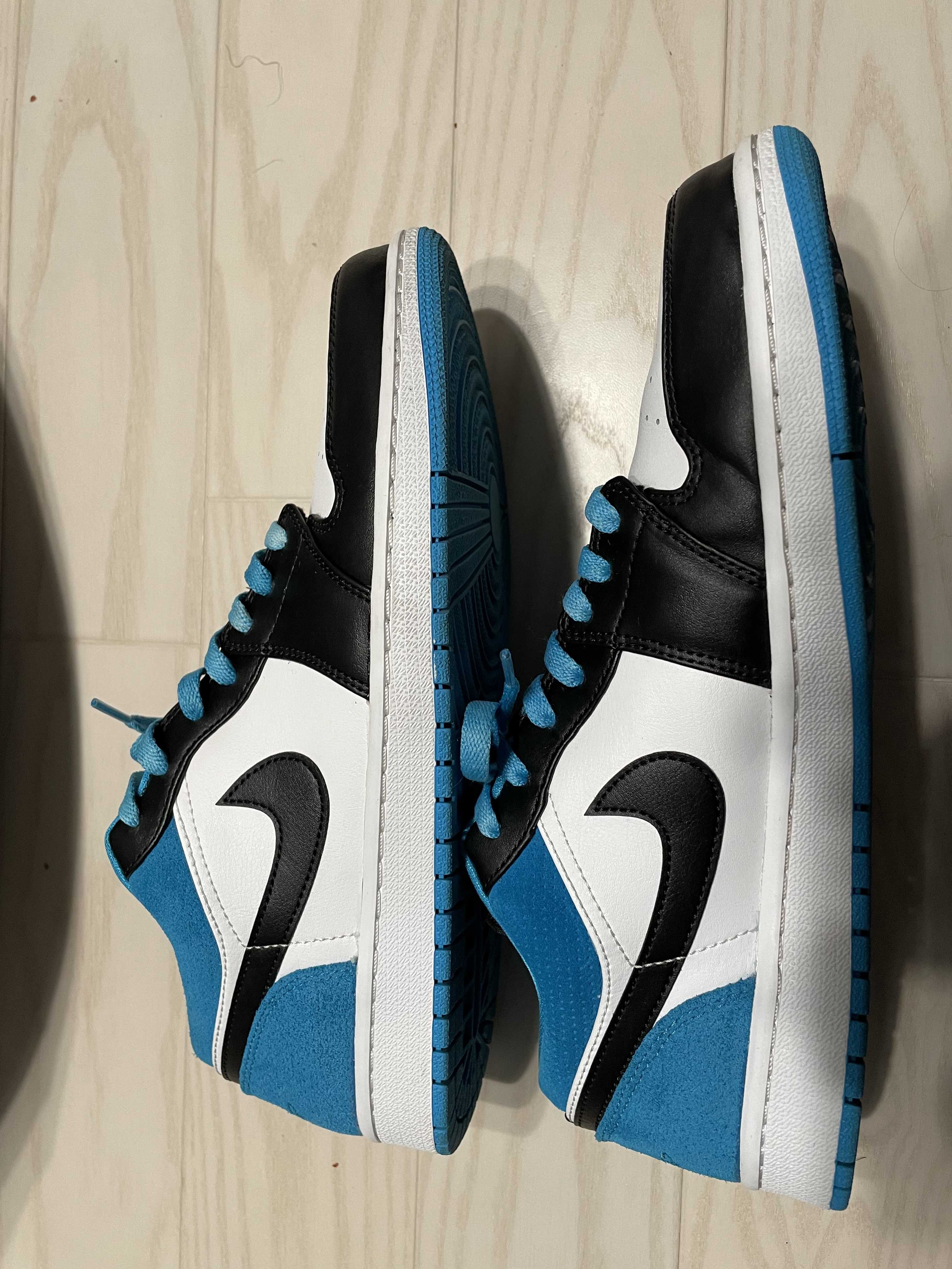 Nike Air Jordan 1 Low SE "Black/Laser Blue/White"