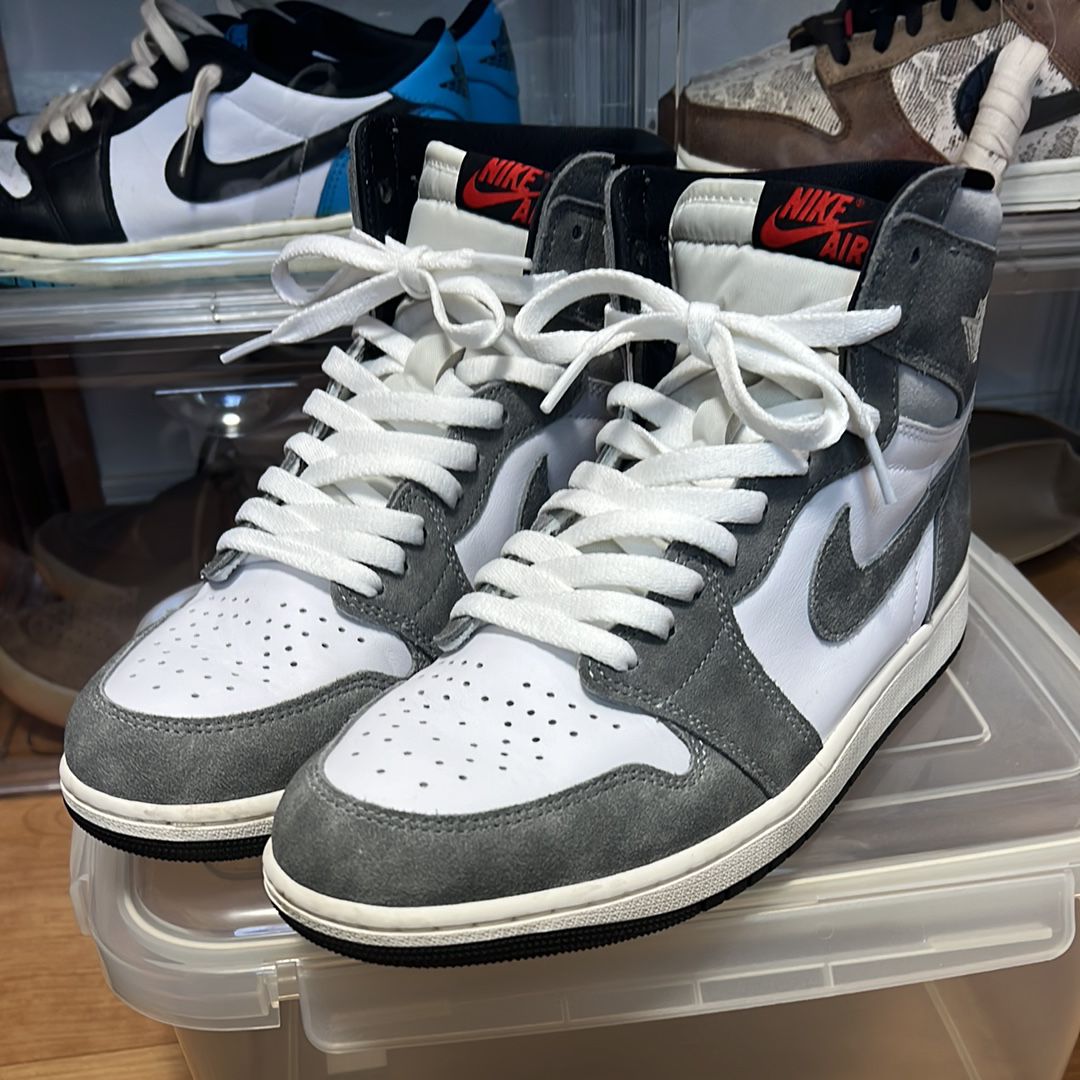 Nike Air Jordan 1 Retro High OG "Black and Smoke Grey"