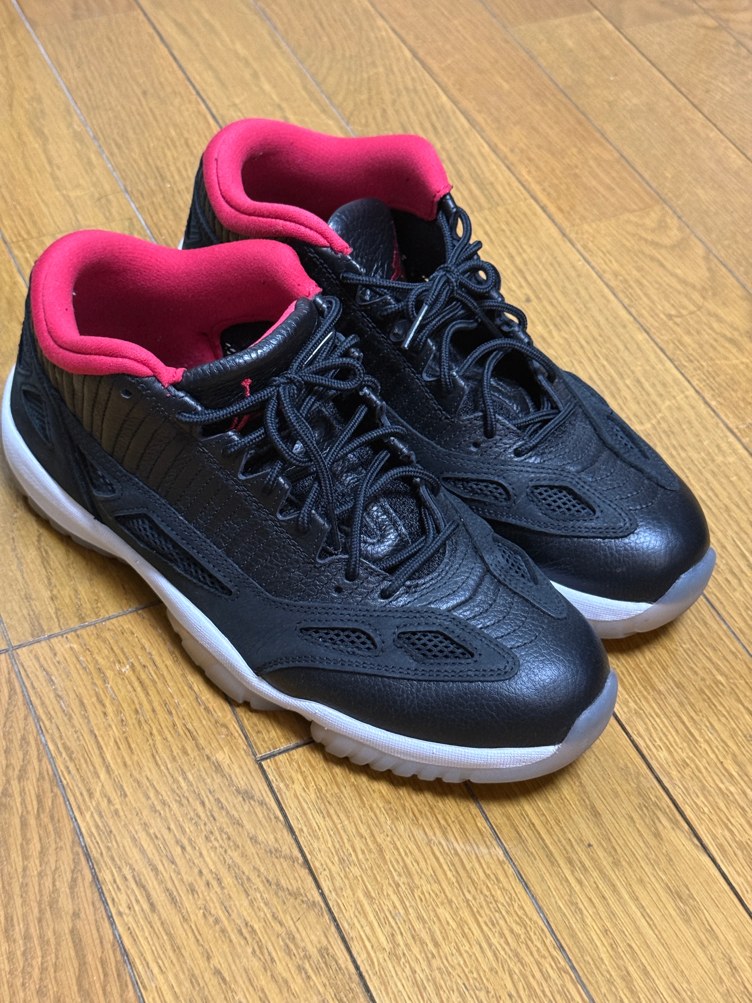 Air Jordan 11 Low IE 