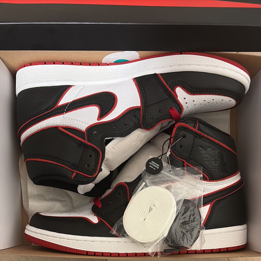 Nike Air Jordan 1 Retro High OG "Blood Line"