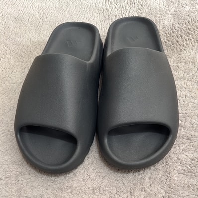adidas YEEZY Slide "Granite"