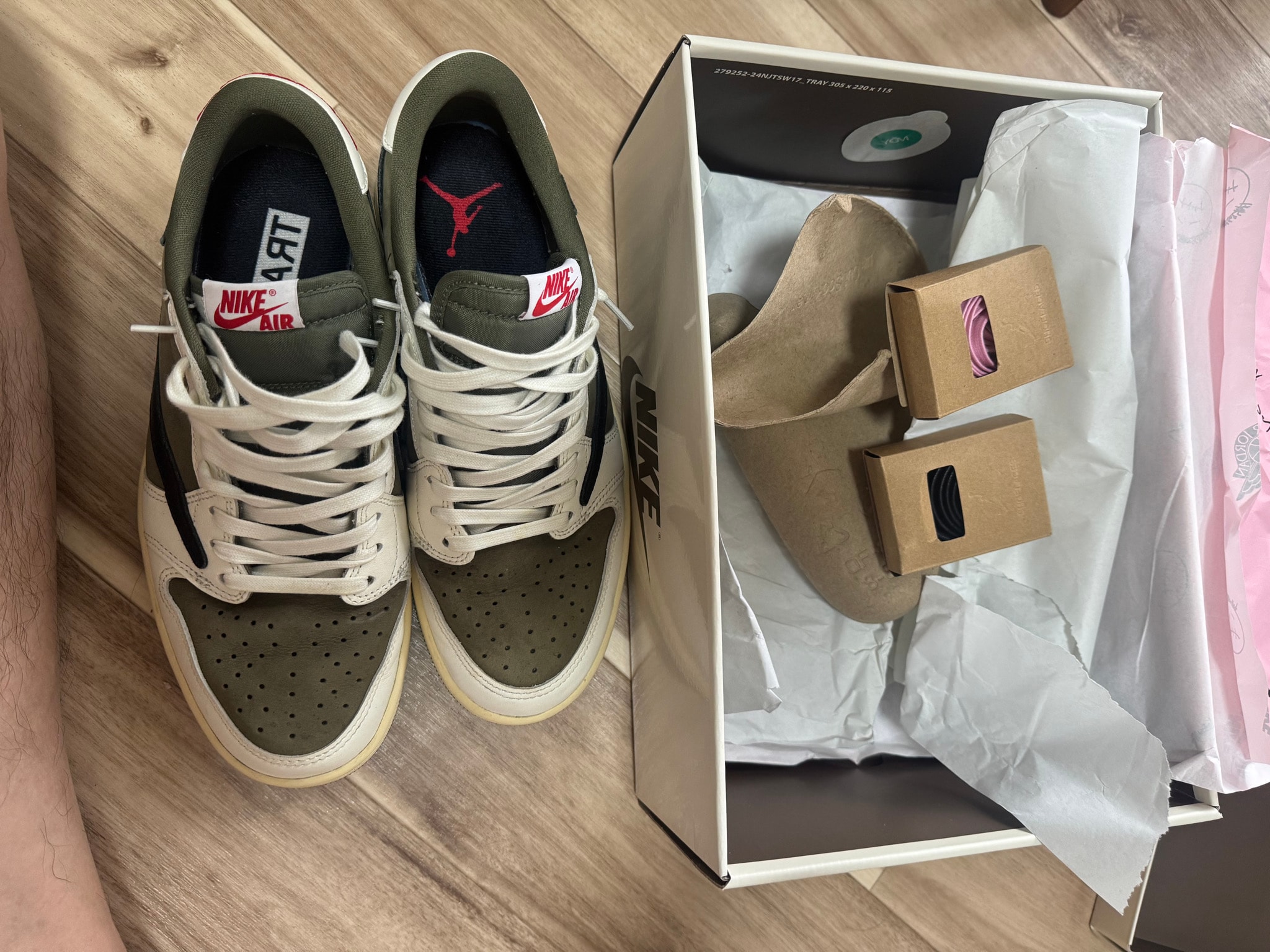 Travis Scott × Nike Air Jordan 1 Low OG SP "Reverse Olive"