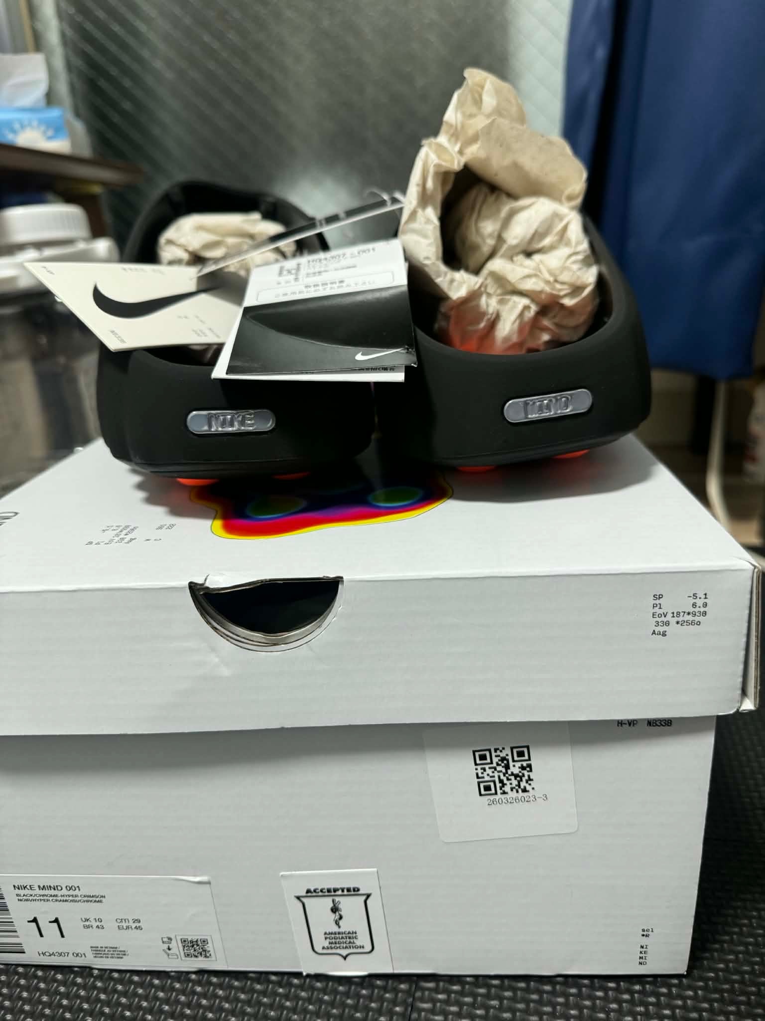 Nike Mind 001 Mules "Black/Hyper Crimson"