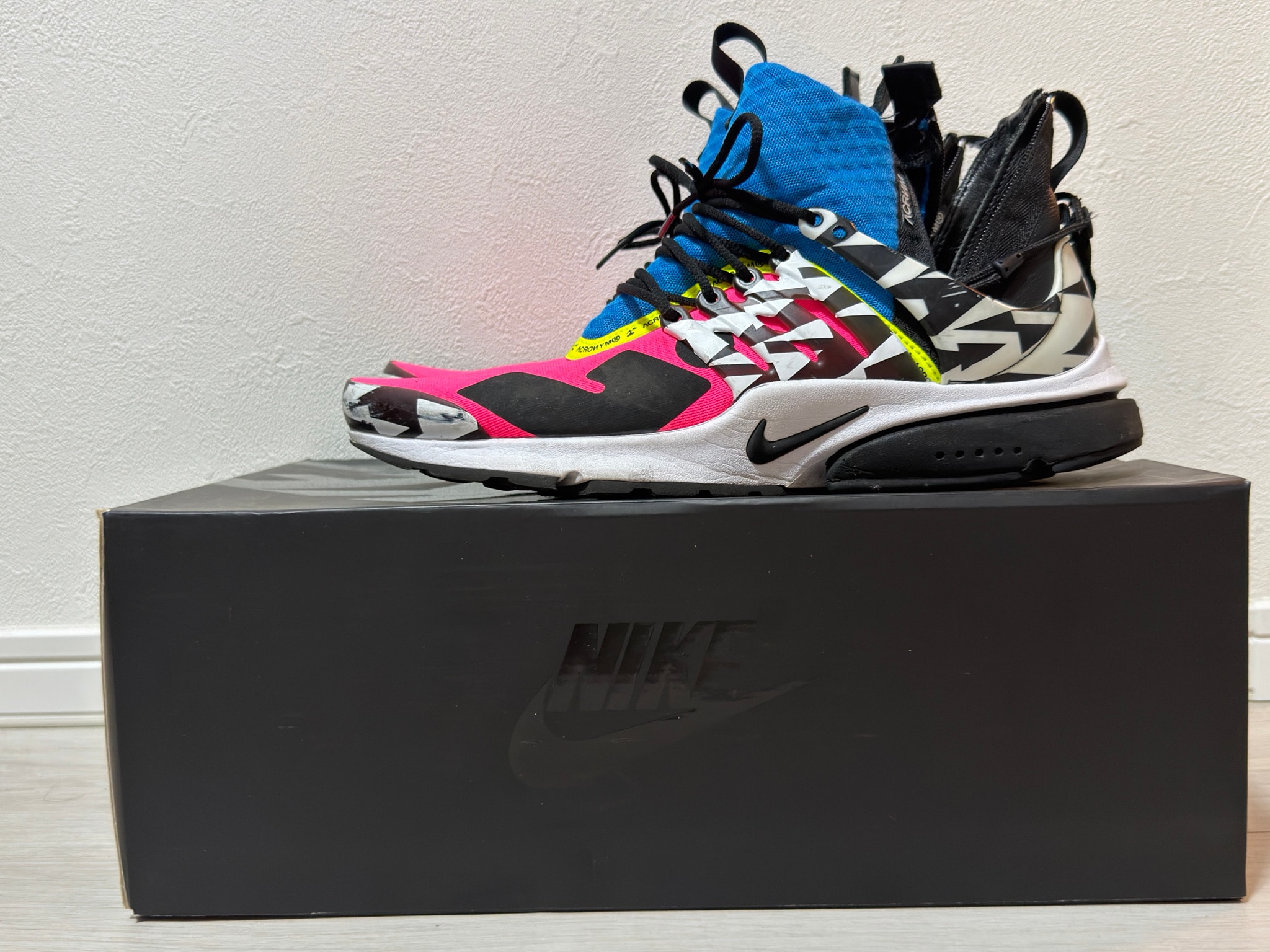 ACRONYM × Nike Air Presto Mid "Hyper Pink"