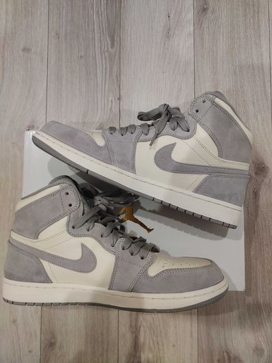 Nike Women's Air Jordan 1 Retro High "Pale Ivory"