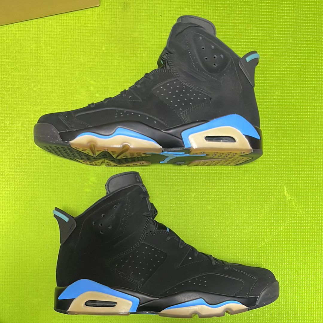 NIKE AIR JORDAN 6 RETRO "UNC"