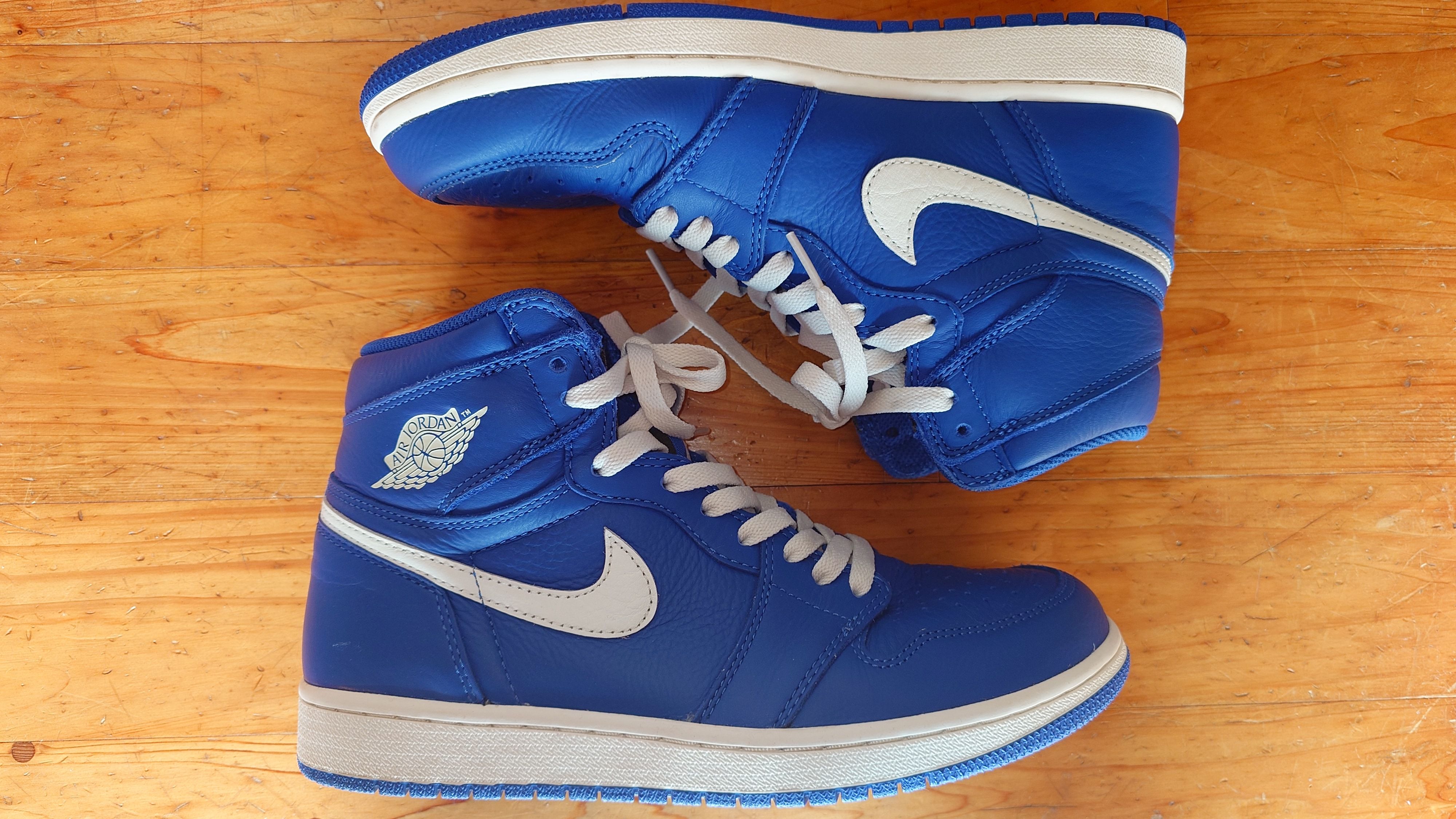 NIKE AIR JORDAN 1 RETRO HIGH "HYPER ROYAL"