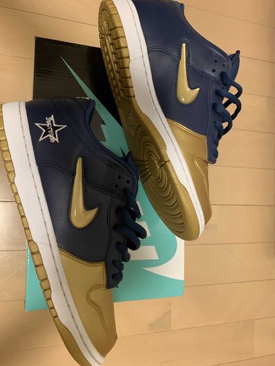 Supreme × Nike SB Dunk Low OG QS "Metallic Gold/Navy"