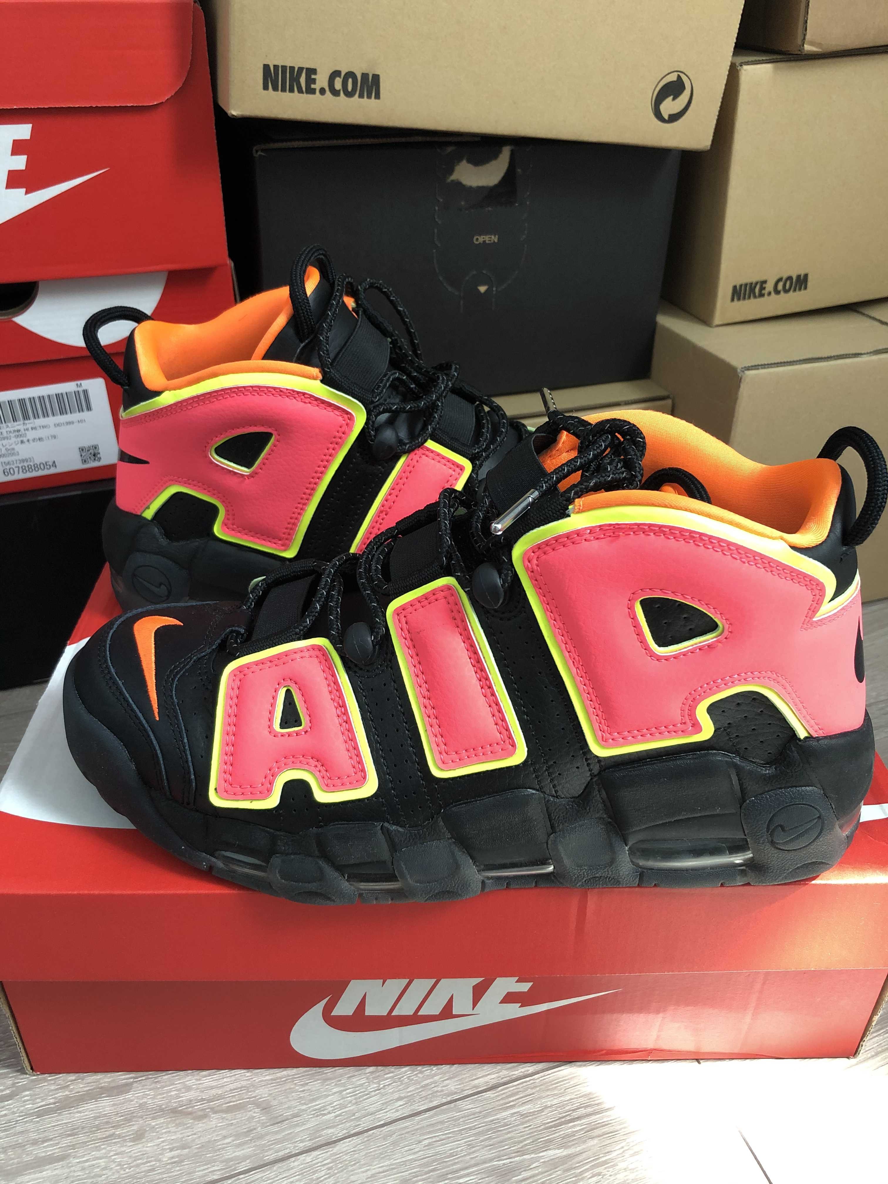 NIKE Women's AIR MORE UPTEMPO "HOT PUNCH"
