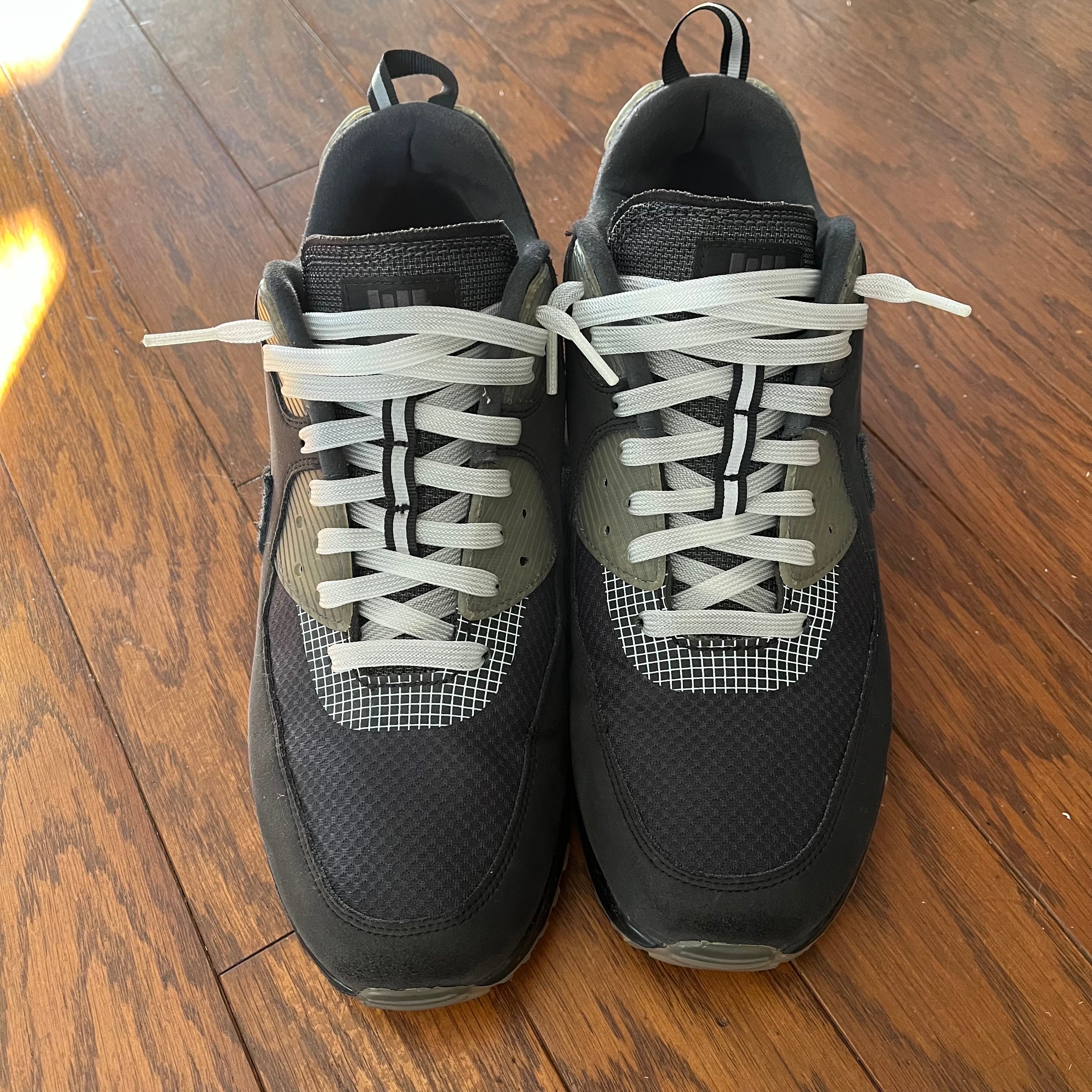 UNDEFEATED × Nike Air Max 90 "Black/Rush Pink"