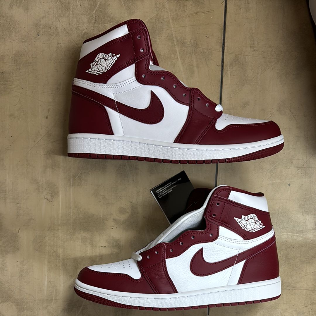 Nike Air Jordan 1 Retro High OG "Artisanal Red"
