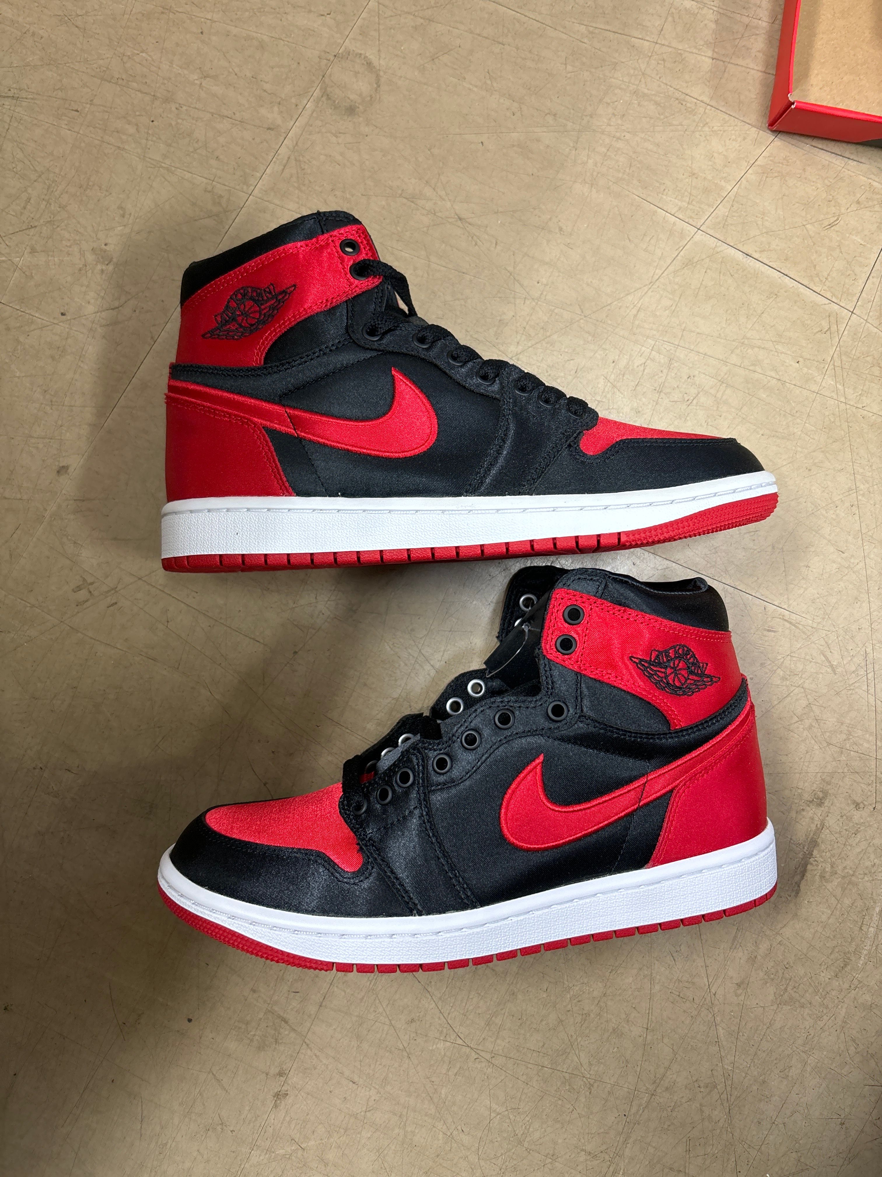 Nike Women's Air Jordan 1 Retro High OG "Satin Bred"