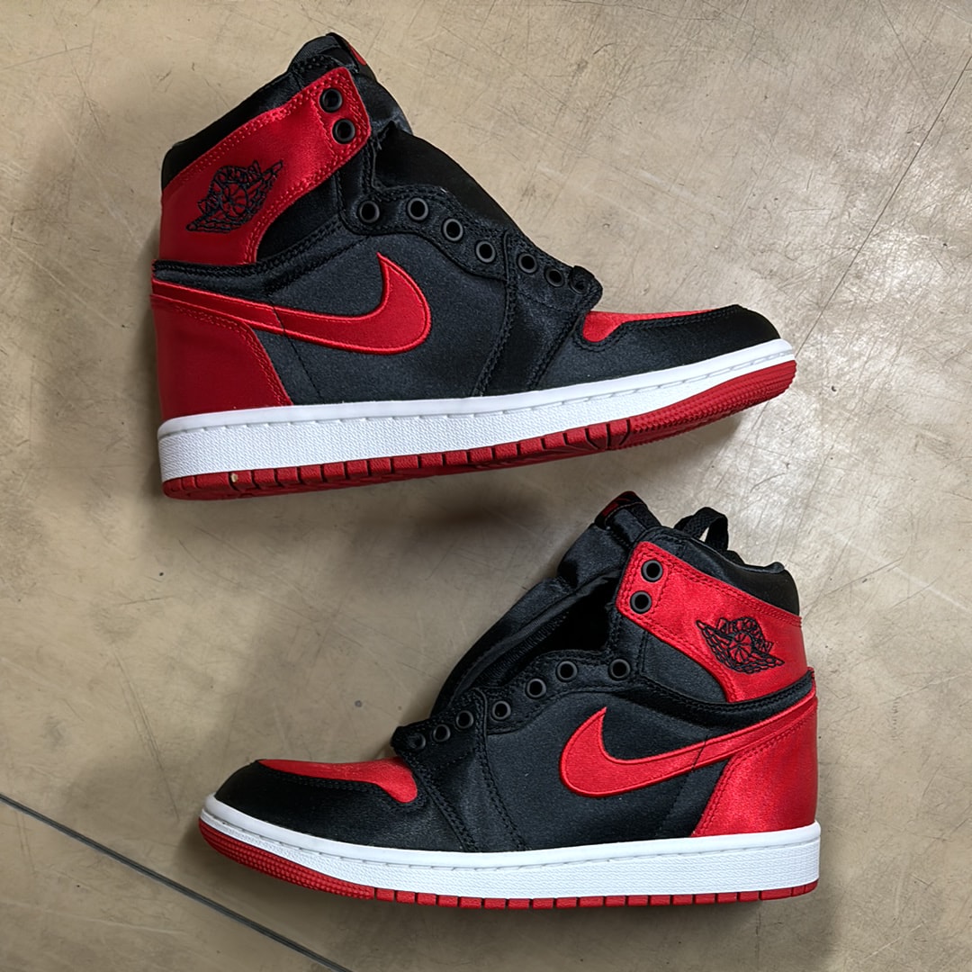 Nike Women's Air Jordan 1 Retro High OG "Satin Bred"