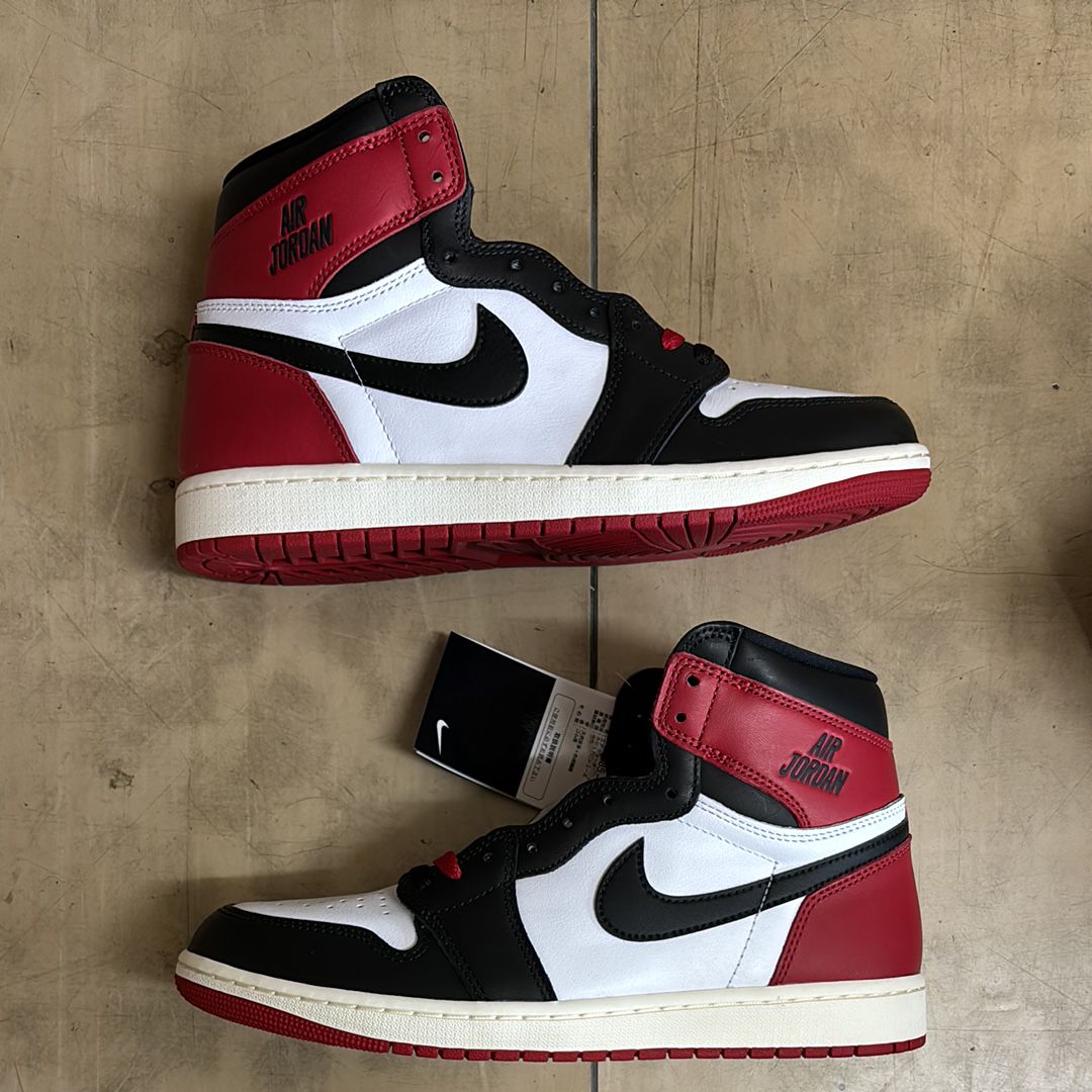 Nike Air Jordan 1 Retro High OG "Black Toe Reimagined"