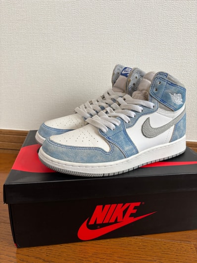 Nike Air Jordan 1 High OG "Hyper Royal"