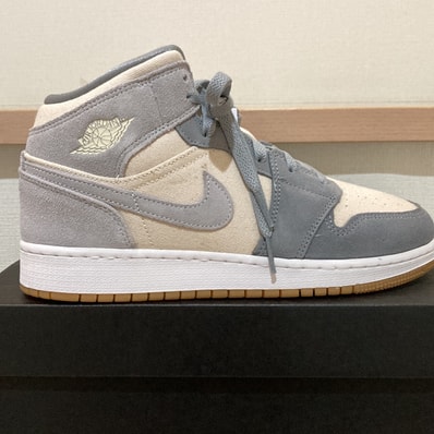 Nike GS Air Jordan 1 Mid SE "Coconut Milk/Particle Grey"
