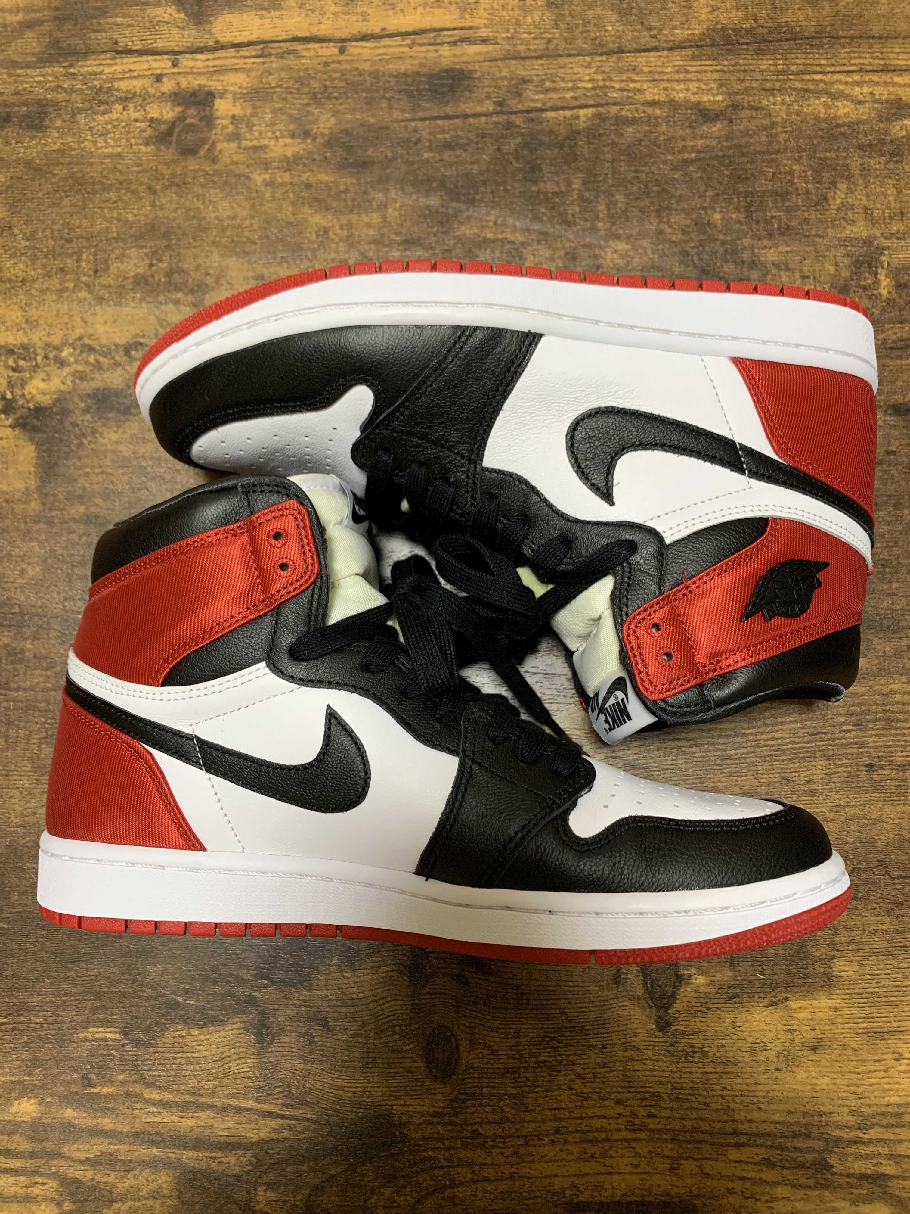 Nike Women's Air Jordan 1 Retro High "Satin Black Toe"
