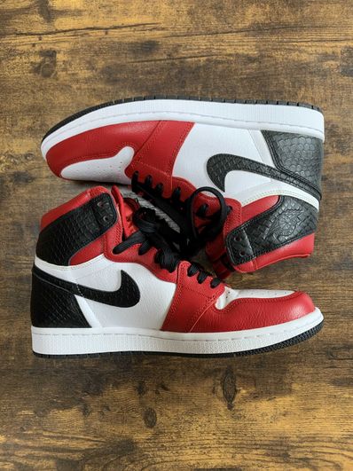 Nike Women's Air Jordan 1 High OG "Satin Red"
