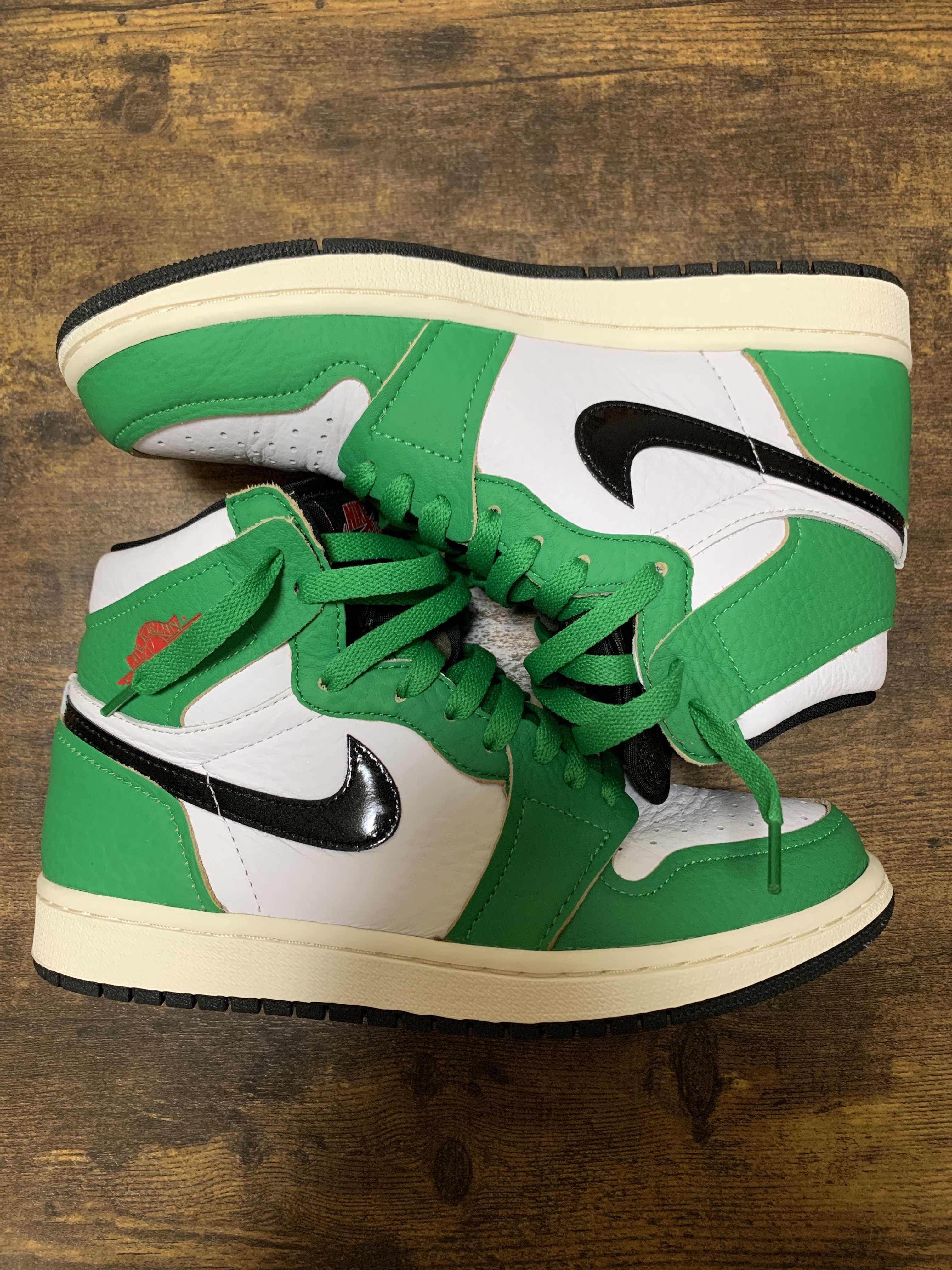 Nike Women's Air Jordan 1 High OG "Lucky Green/White-Sail-Black"   