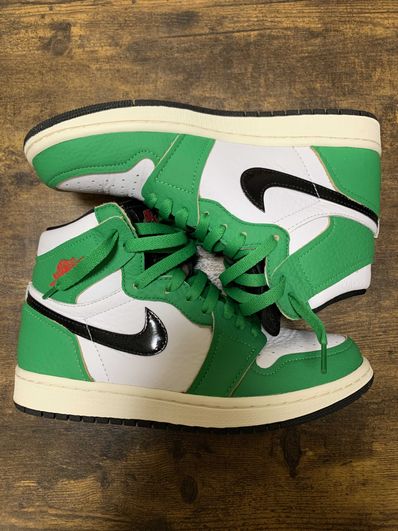 Nike Women's Air Jordan 1 High OG "Lucky Green/White-Sail-Black"